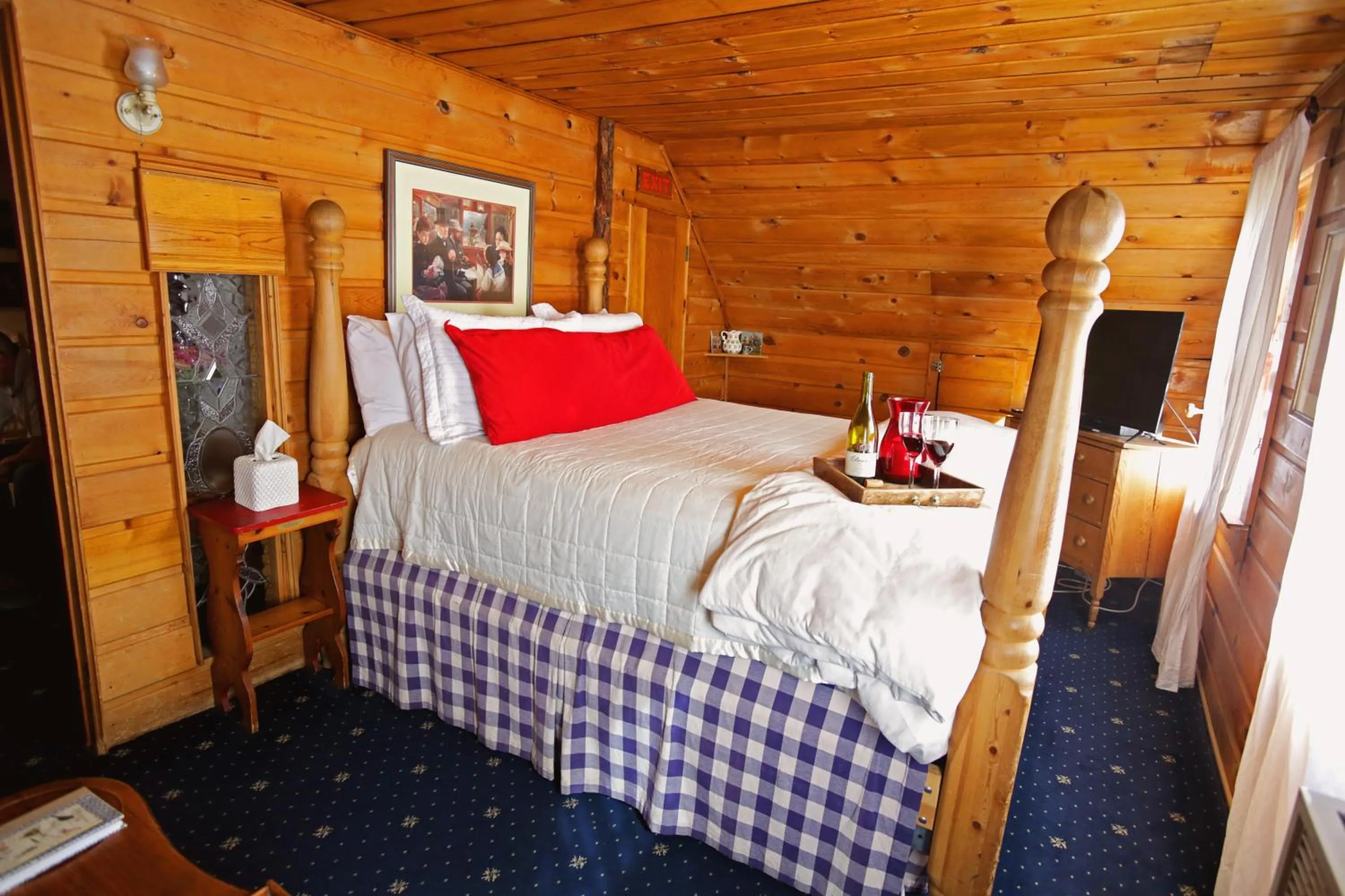 Bed in Gold Mountain Manor