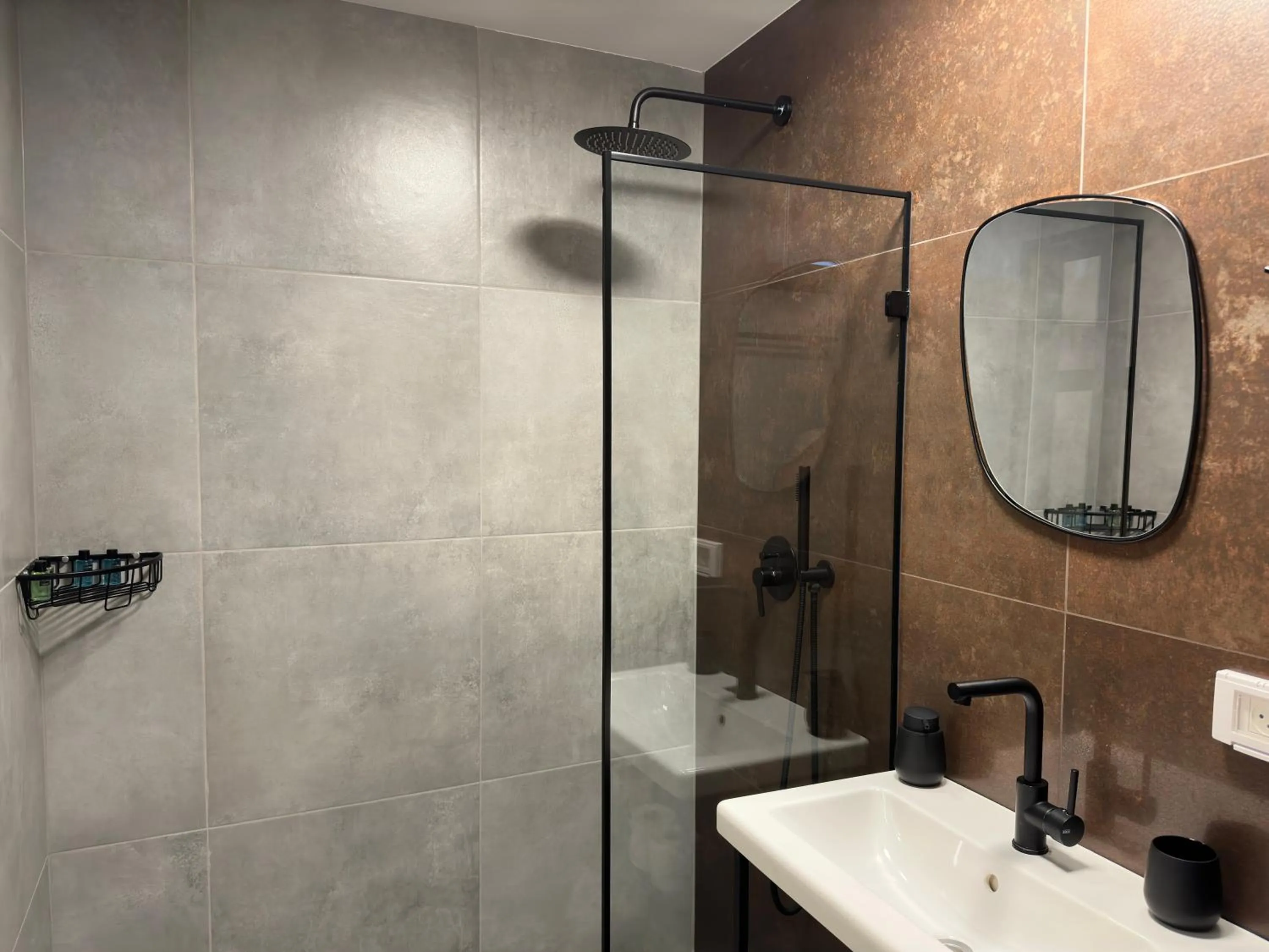 Bathroom in Levinski Market Hotel