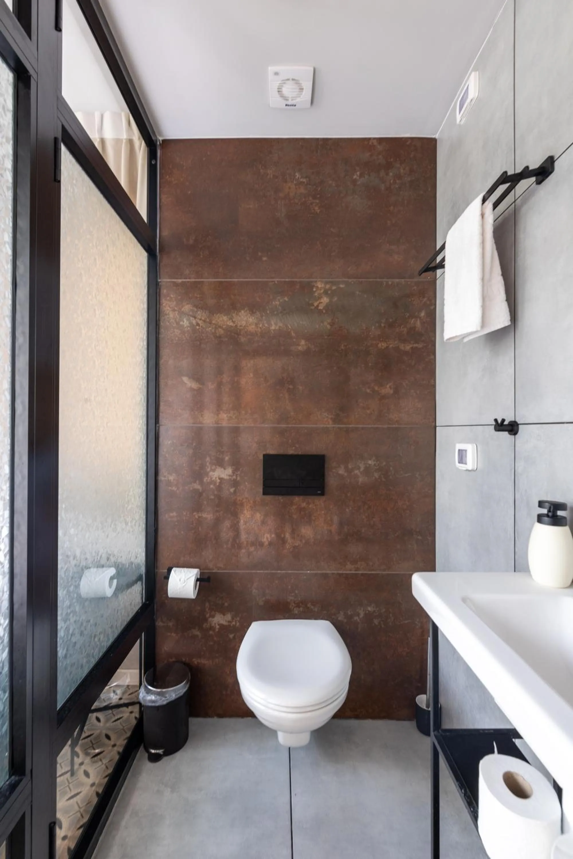 Bathroom in Levinski Market Hotel