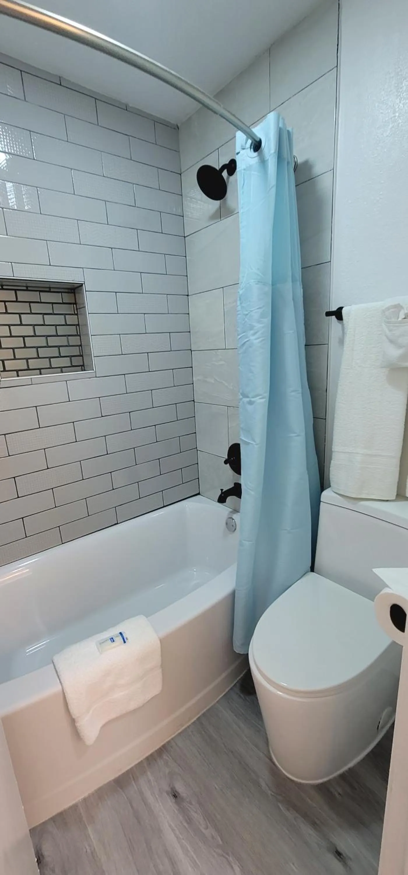 Bathroom in Dragonfly Inn & Suites