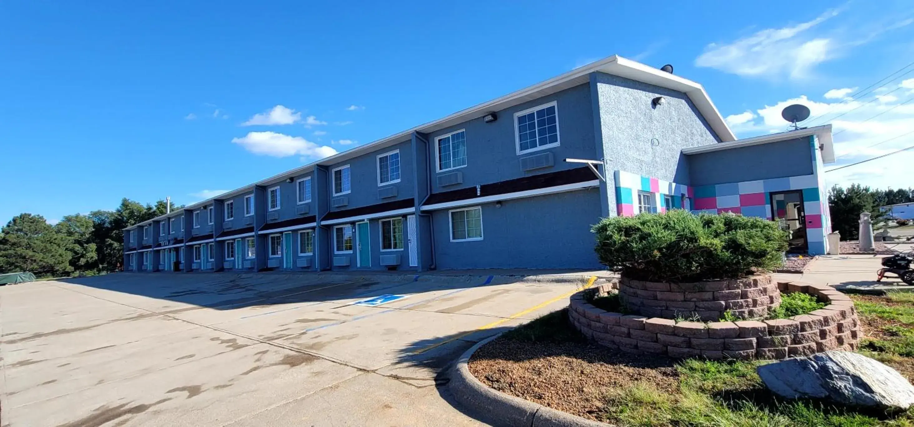 Property building in Dragonfly Inn & Suites Property building in Dragonfly Inn & Suites