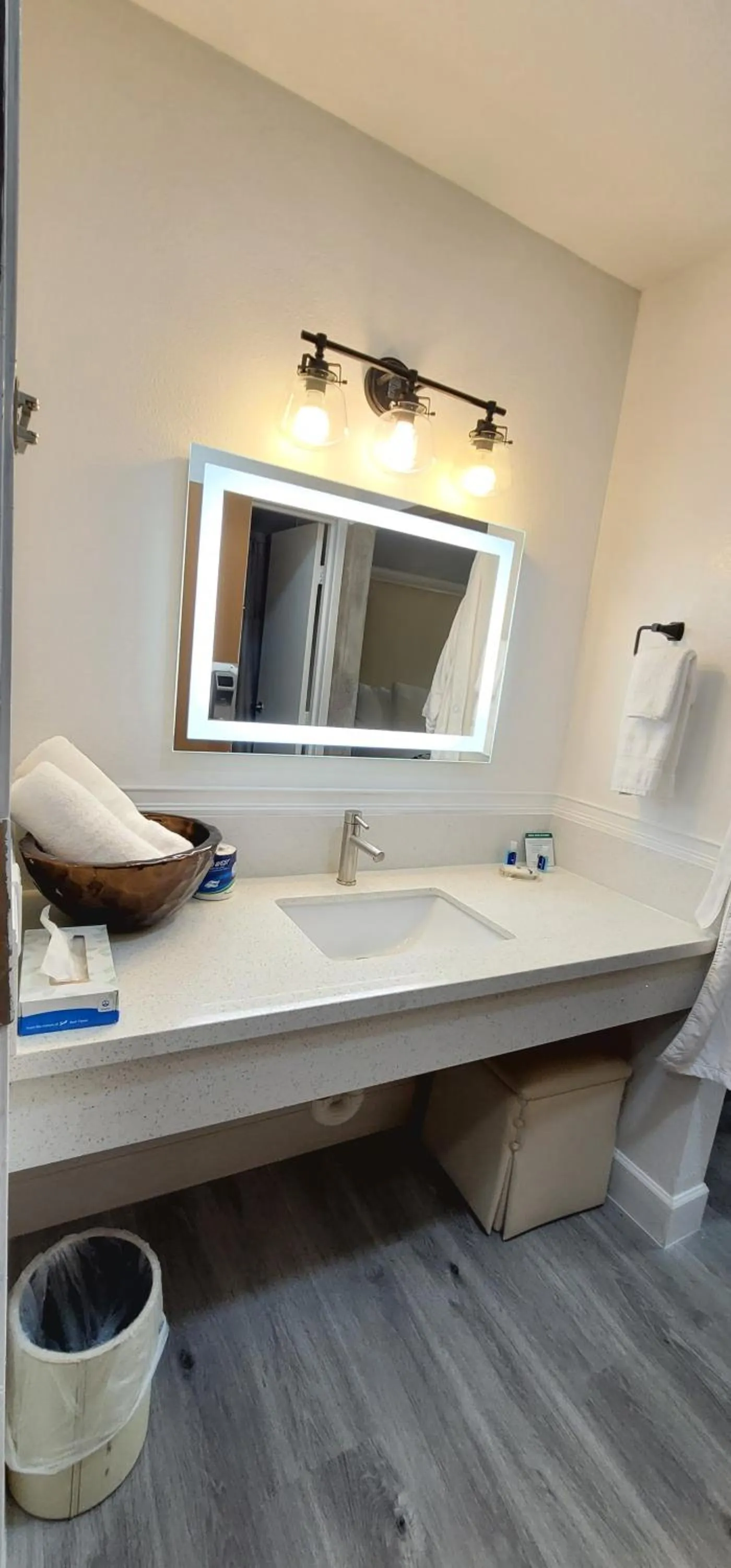 Bathroom in Dragonfly Inn & Suites