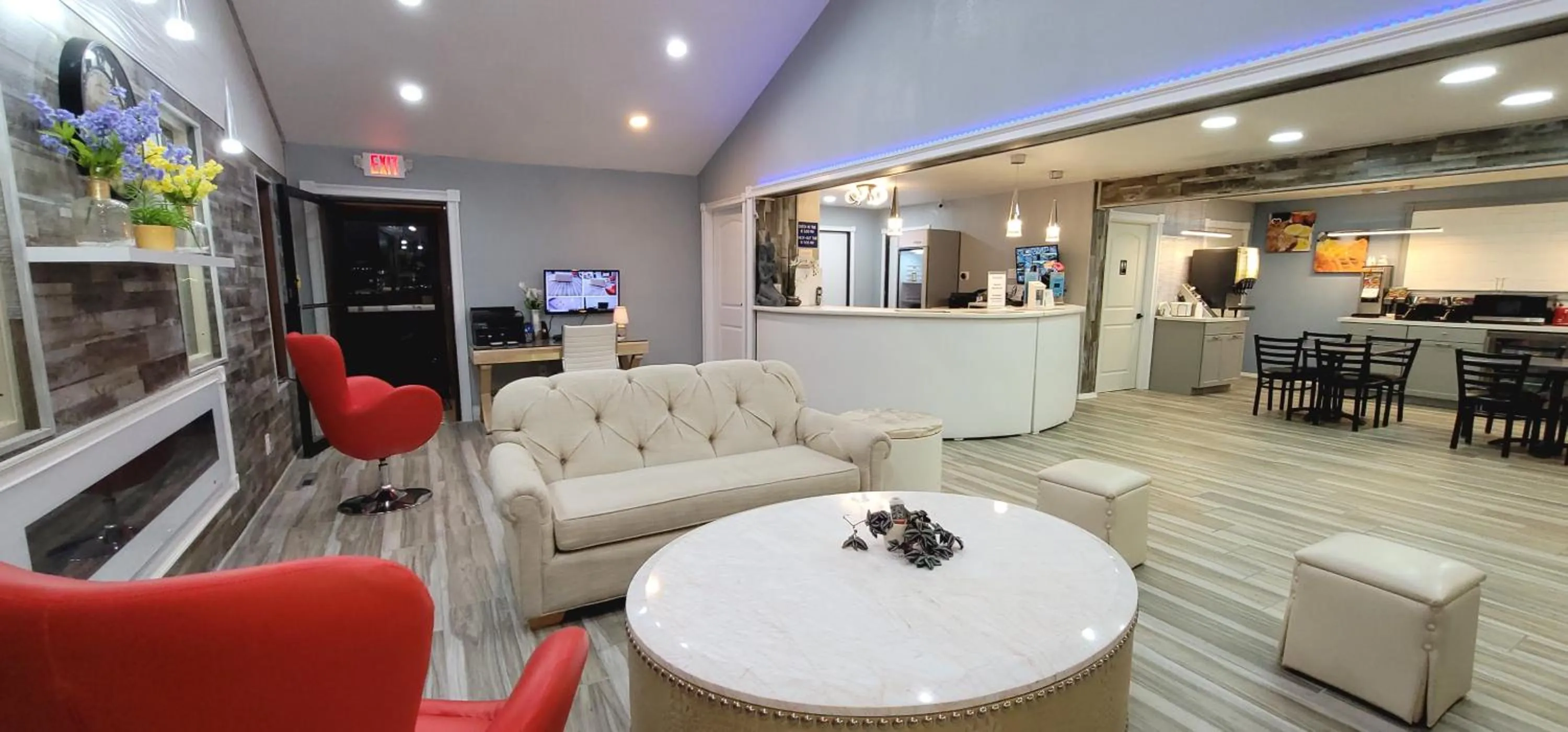 TV and multimedia in Dragonfly Inn & Suites