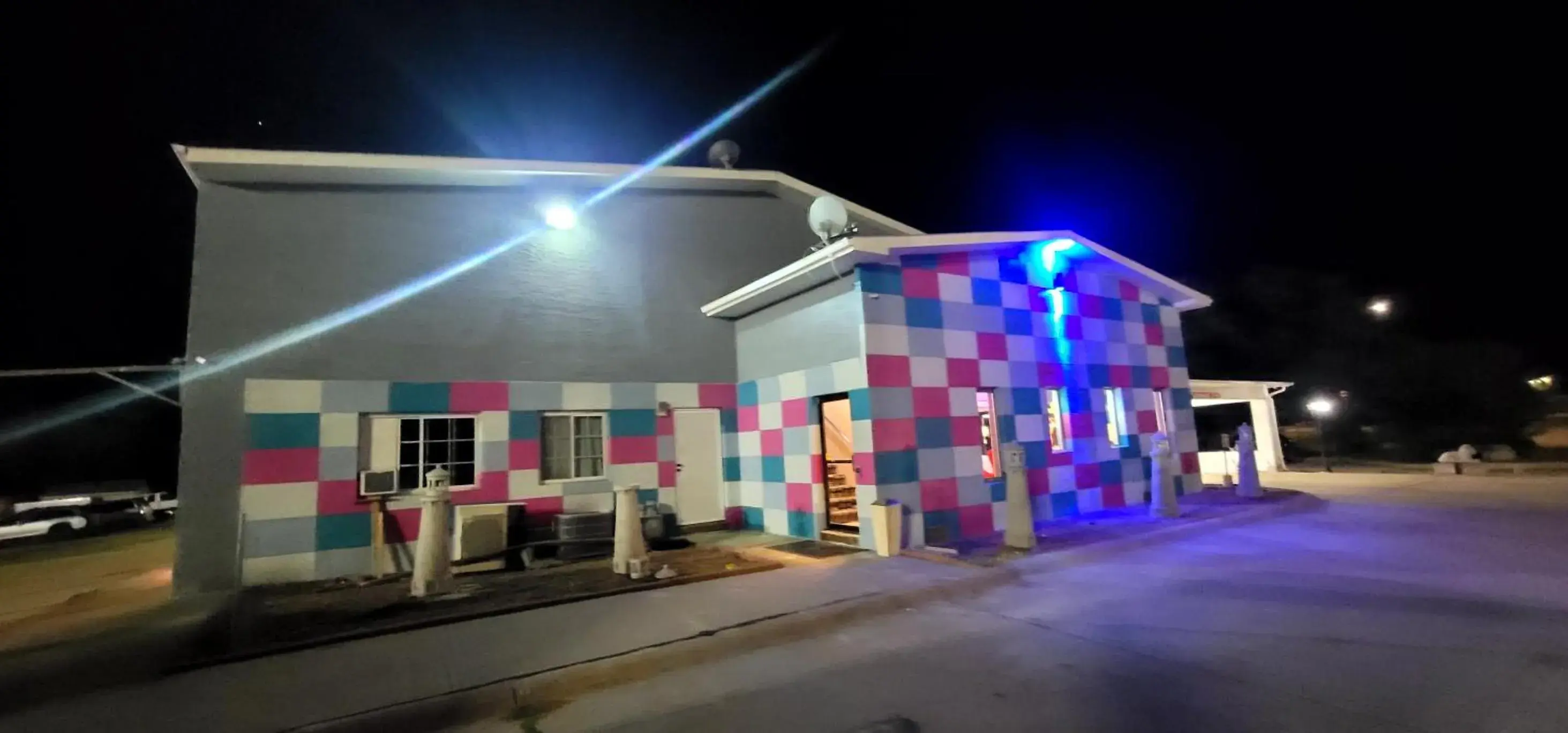 Property building in Dragonfly Inn & Suites Property building in Dragonfly Inn & Suites