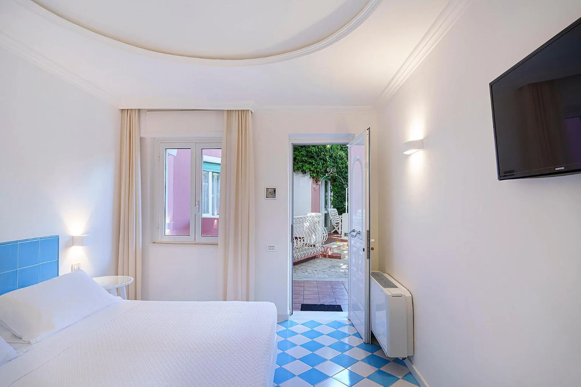 Bedroom, Bed in Hotel Continental Ischia