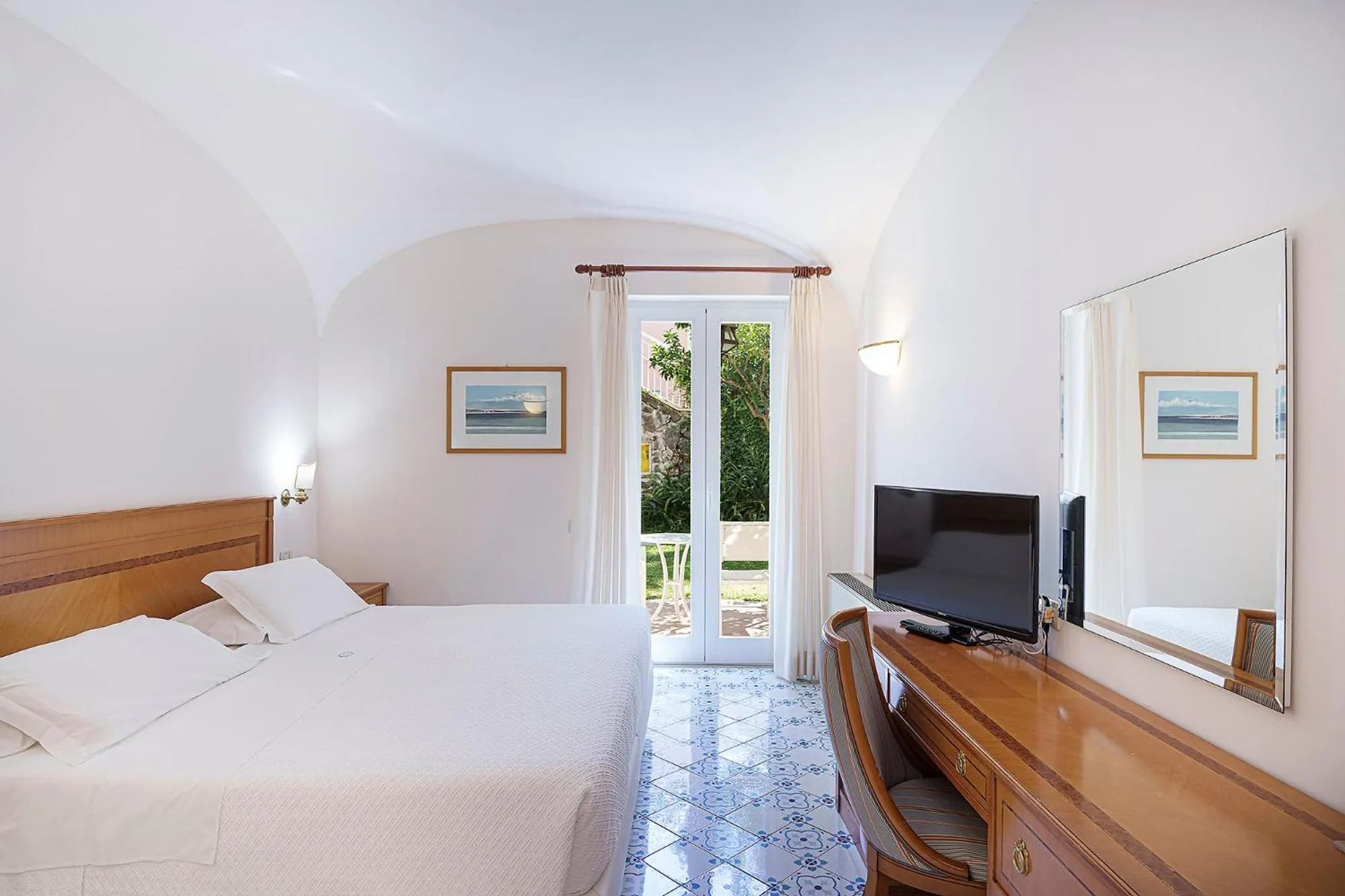 Bedroom, Bed in Hotel Continental Ischia
