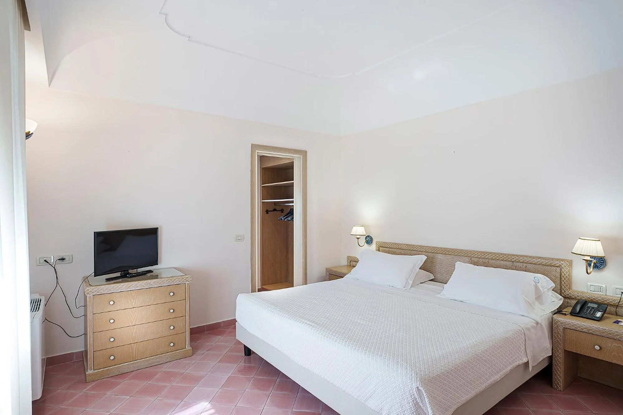 Bed in Hotel Continental Ischia