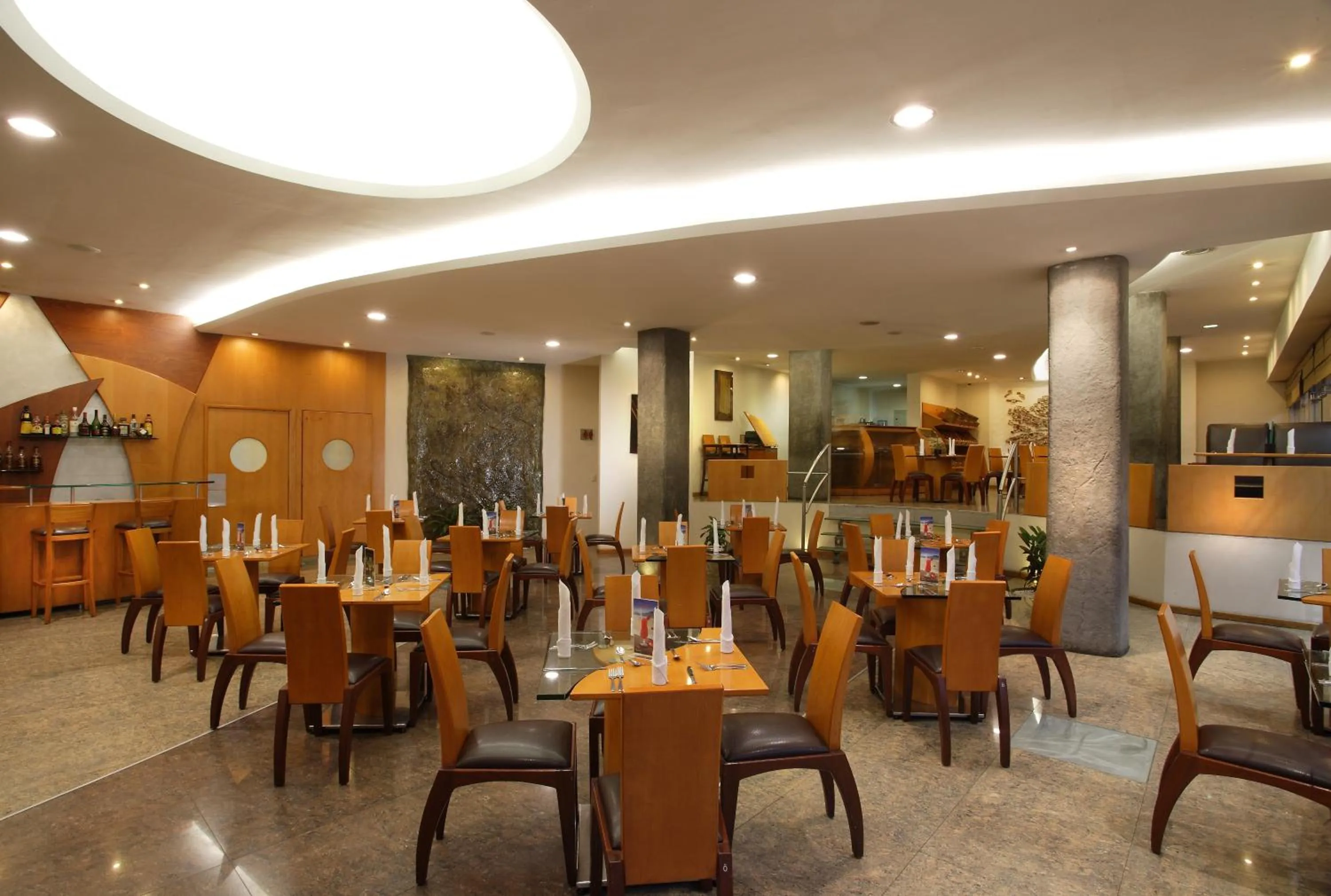 Restaurant/places to eat in El Dorado Hotel