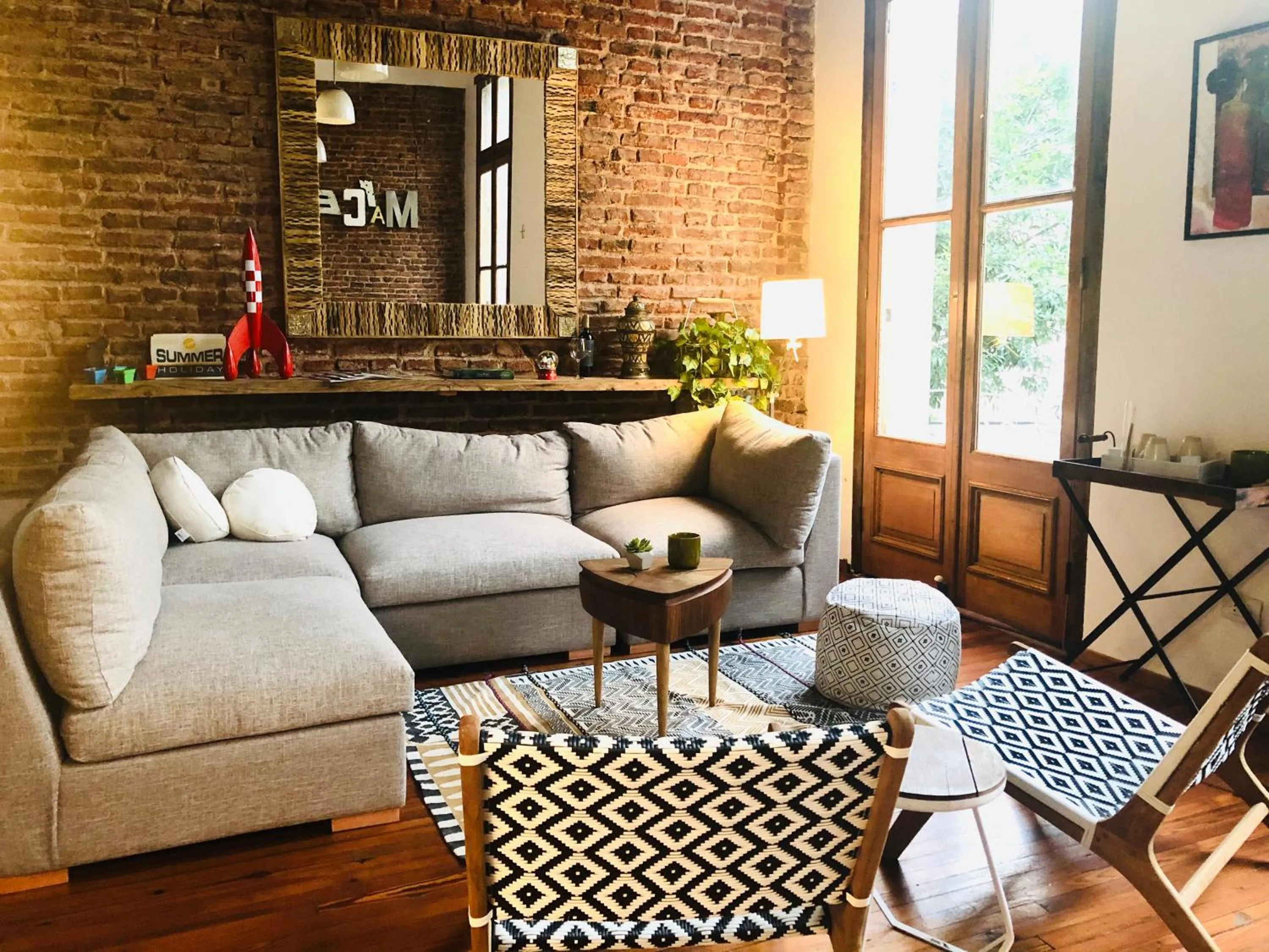 Communal lounge/ TV room in Marcel de Buenos Aires