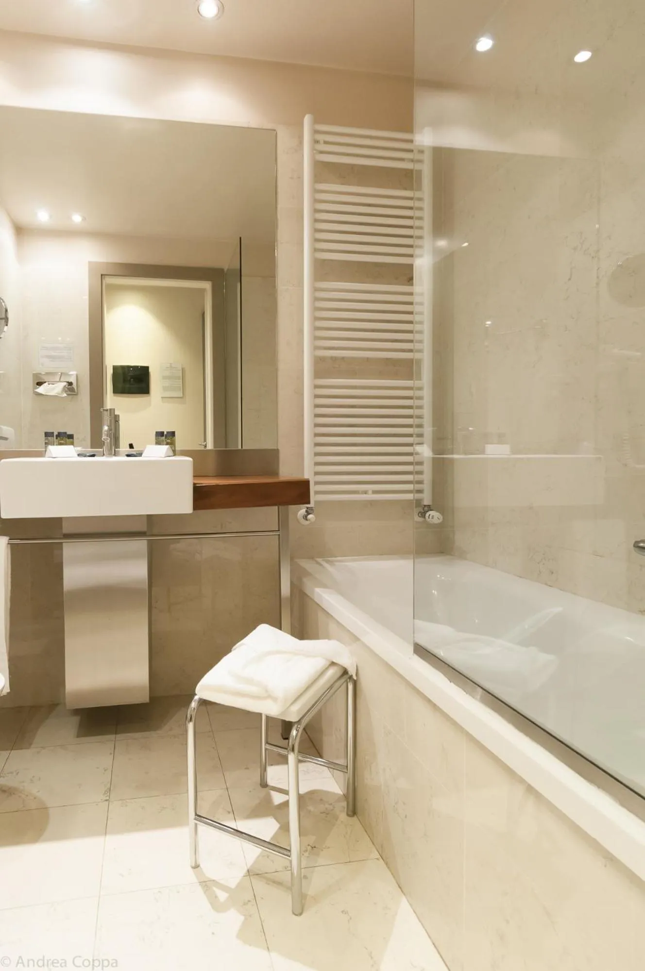 Bath in Hotel Barrage