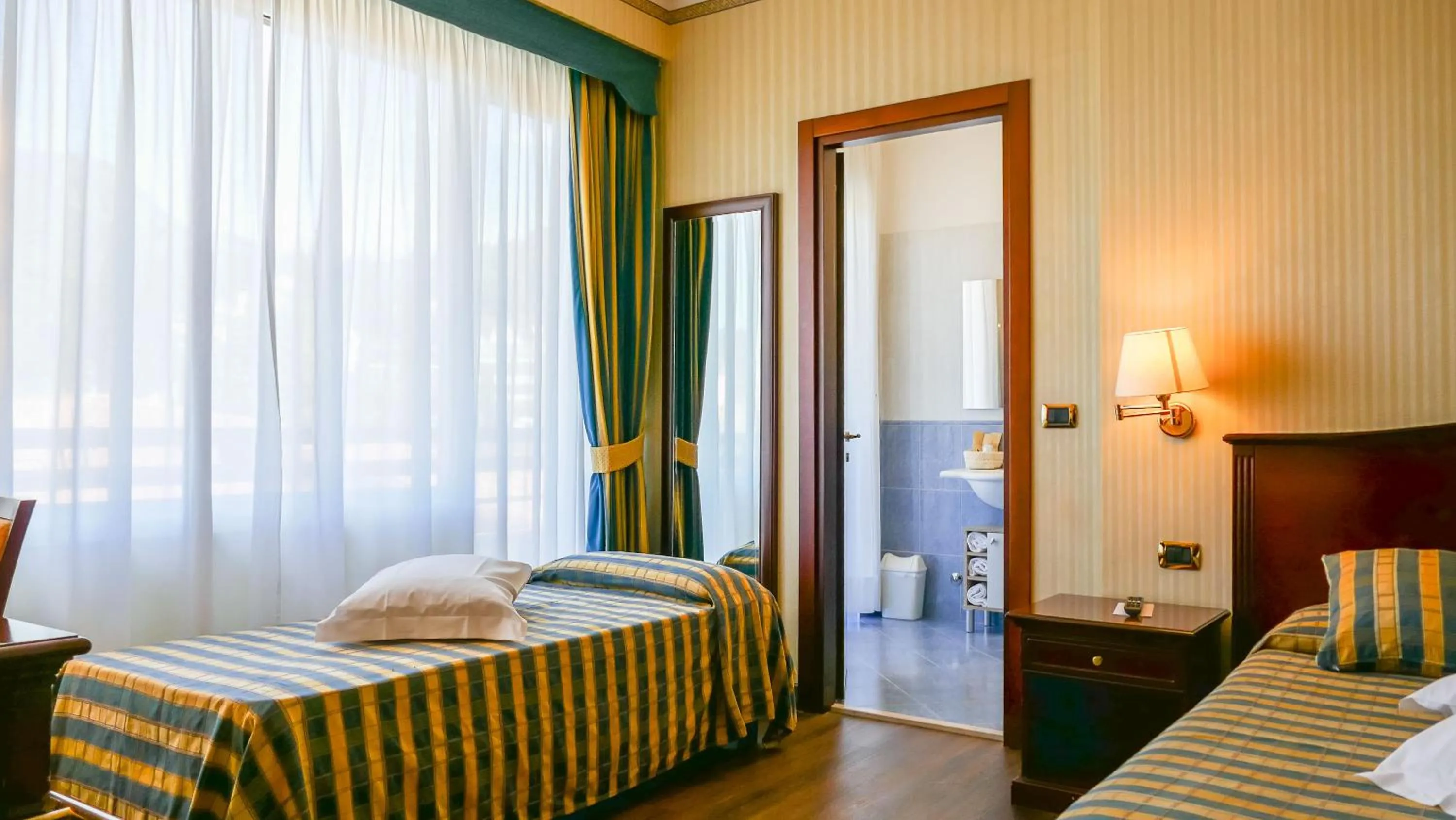 Bed in Hotel Benaco Garda ***S
