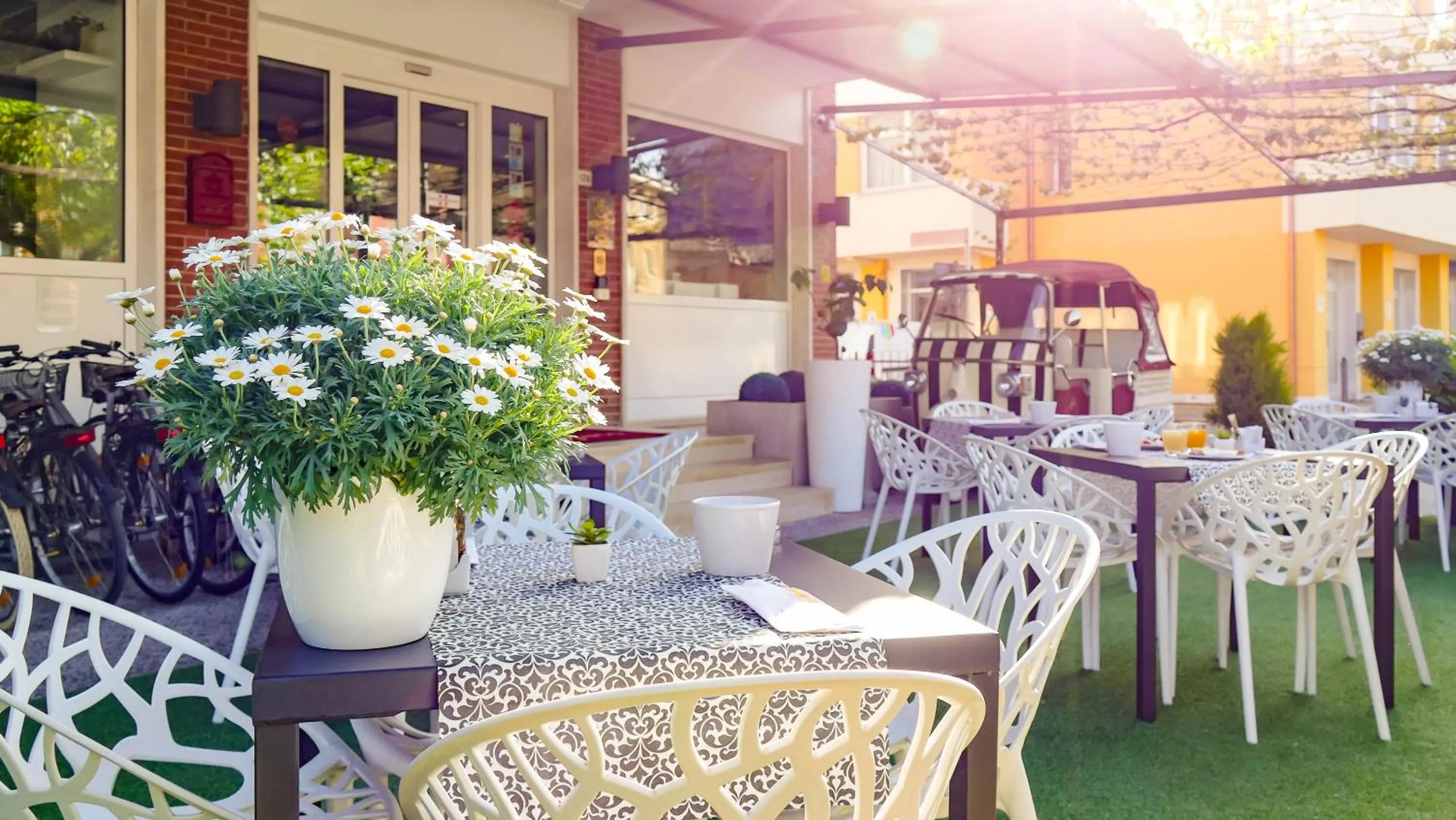 Patio in Hotel Benaco Garda ***S