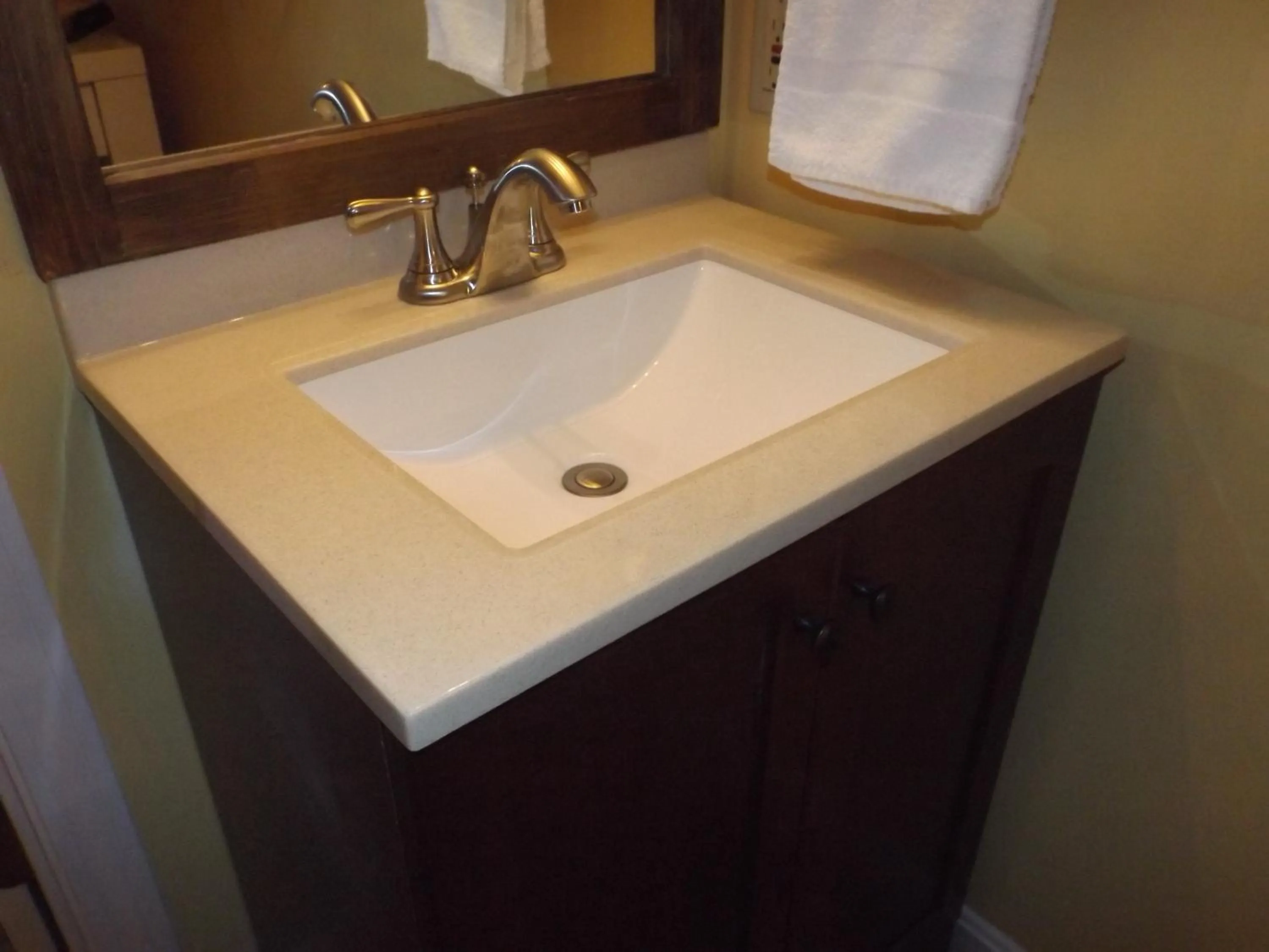 Bathroom in Footbridge North Hotel