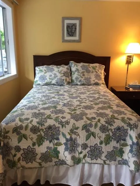 Bed in Footbridge North Hotel