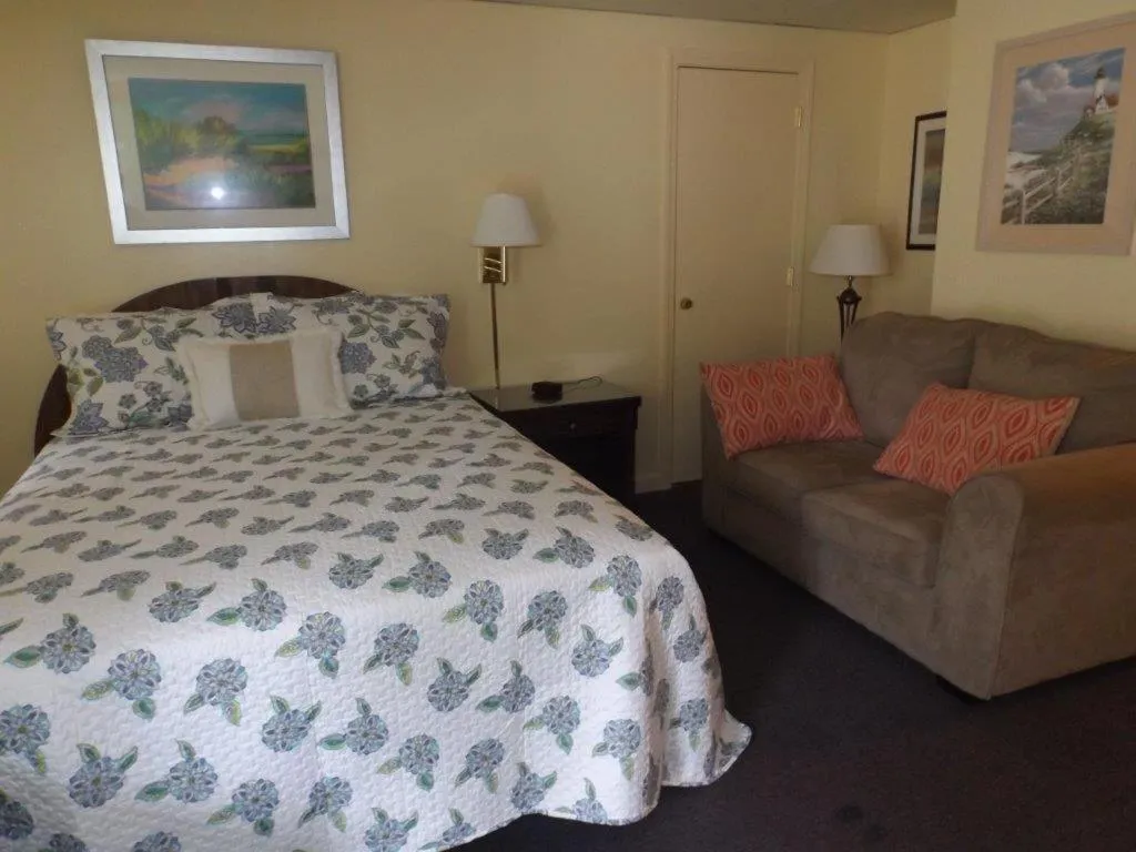 Bedroom, Bed in Footbridge North Hotel