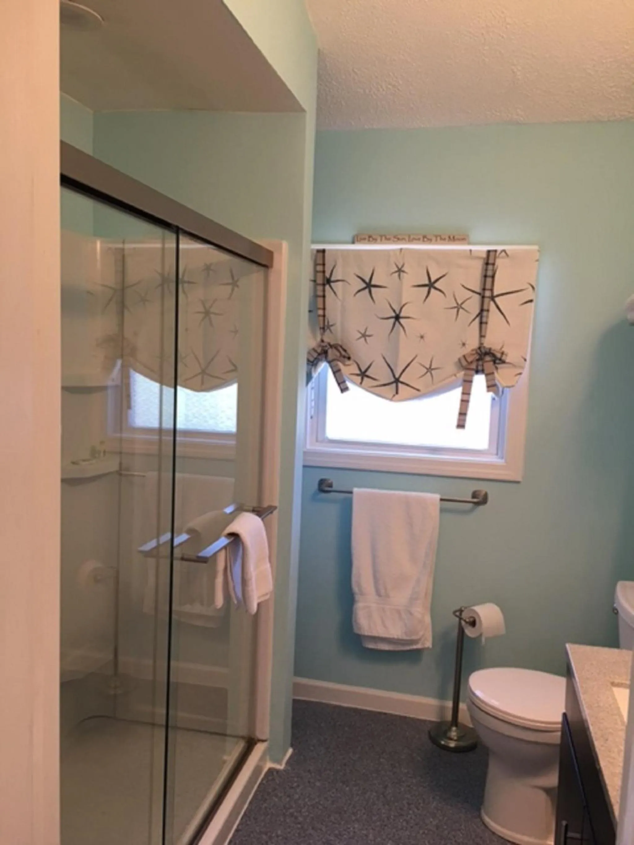 Bathroom in Footbridge North Hotel