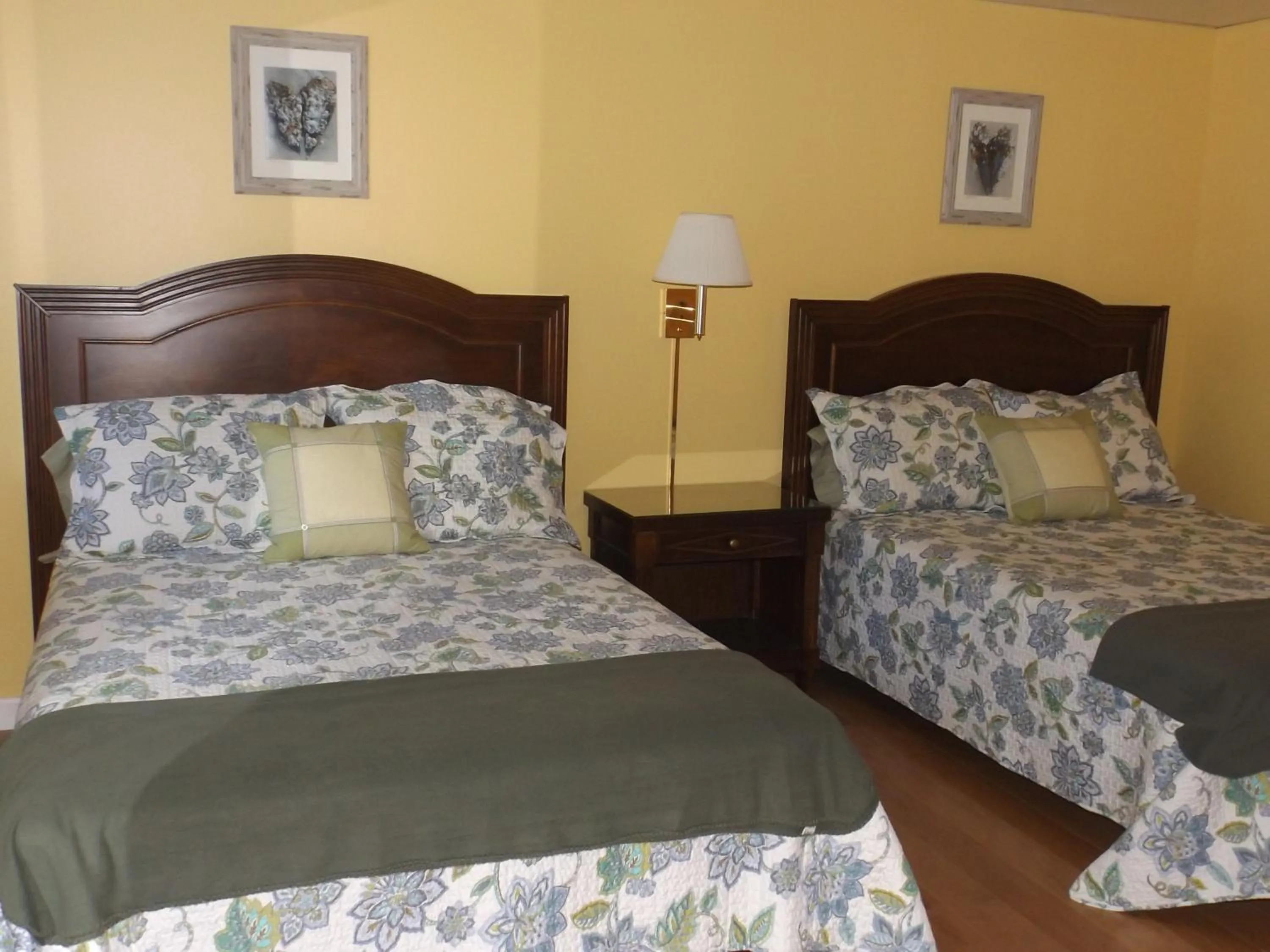 Bedroom, Bed in Footbridge North Hotel