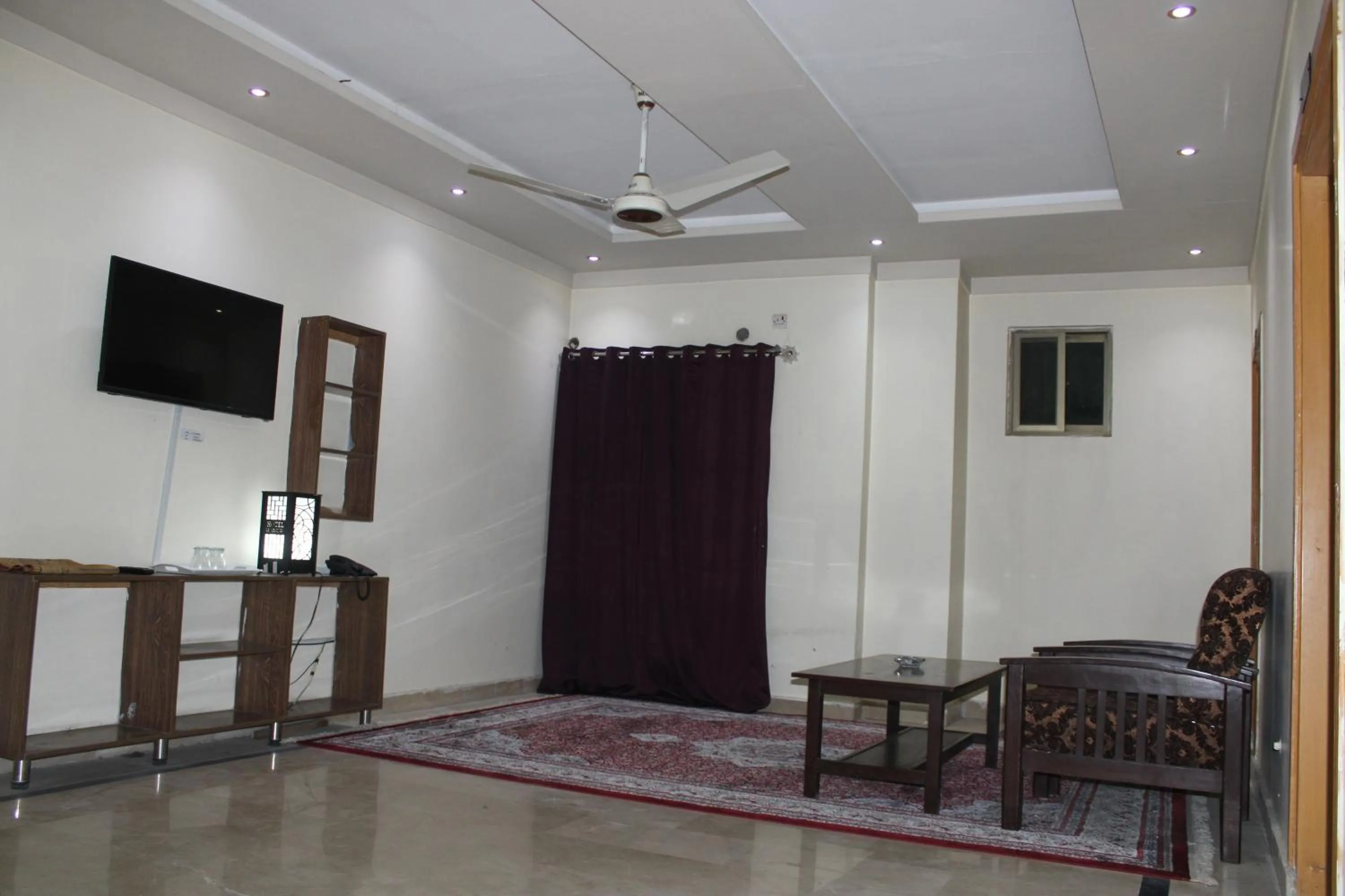 Communal lounge/ TV room in Hotel Le Meridien