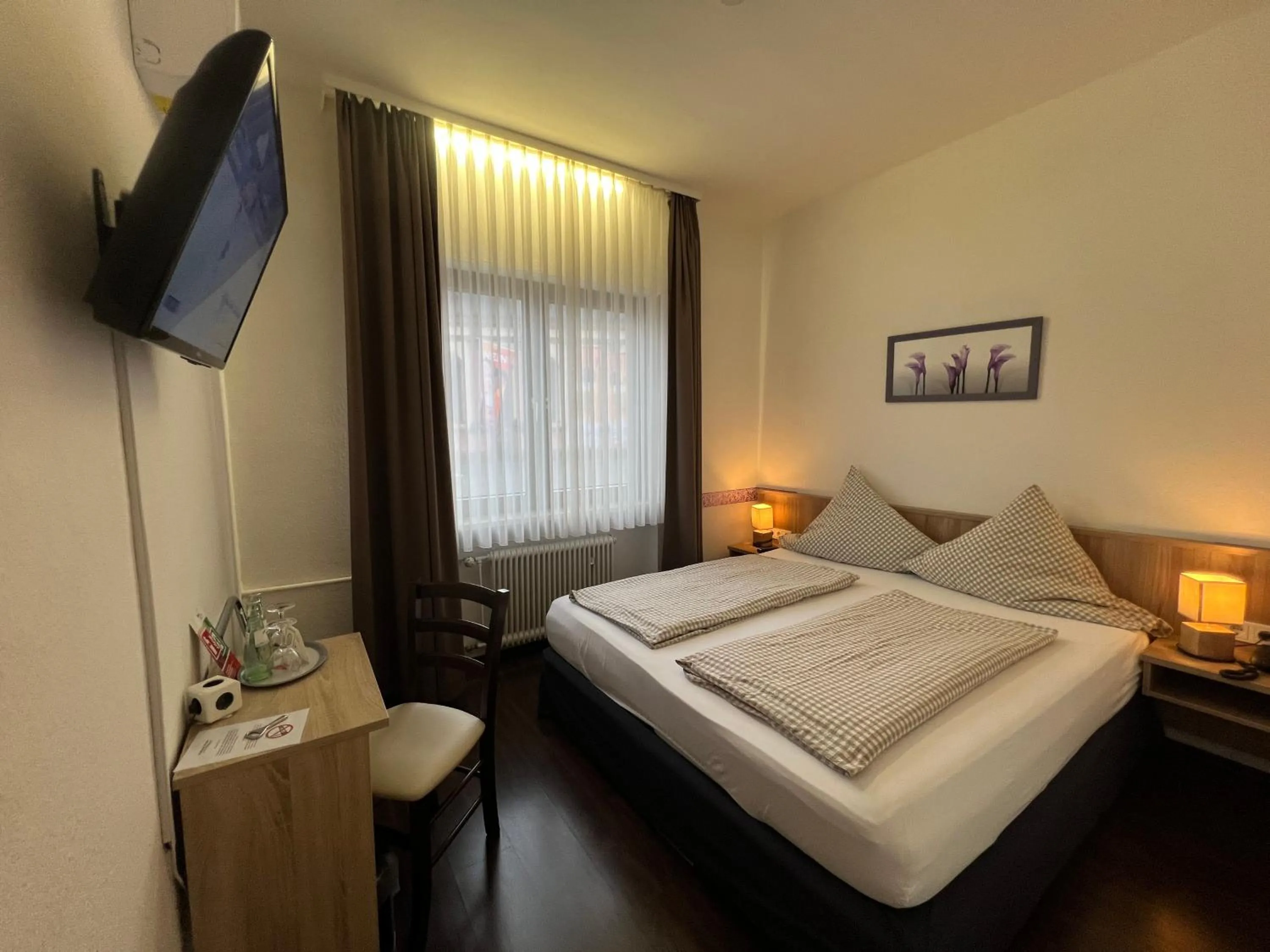 Photo of the whole room, Bed in Hotel Hüttl