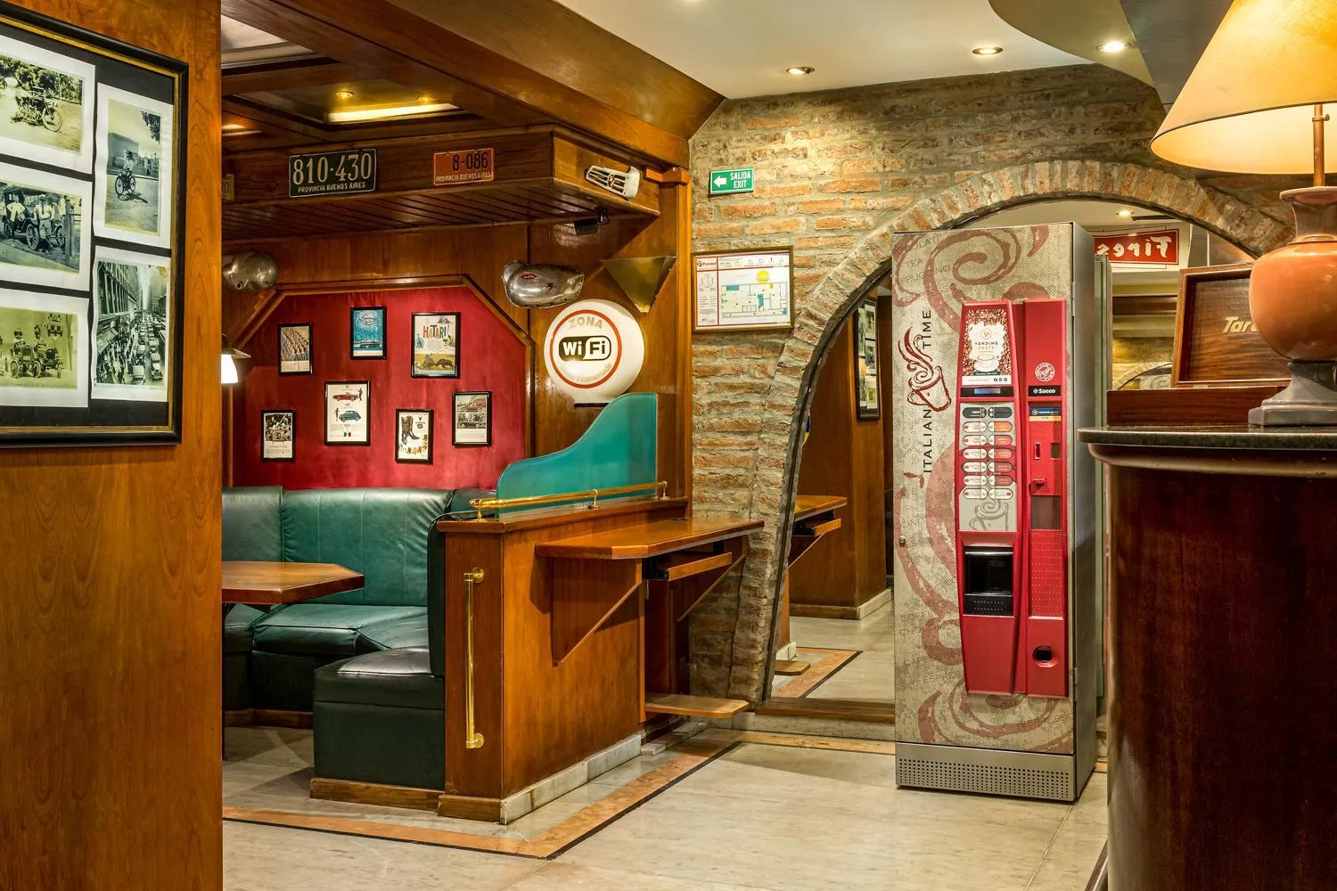 Property building in Up Retiro