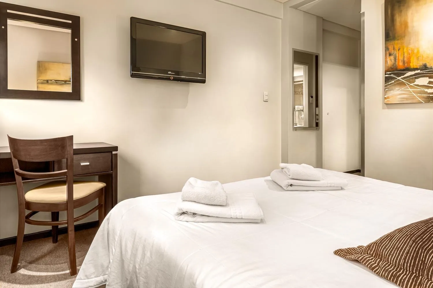 Bedroom, Bed in Up Retiro