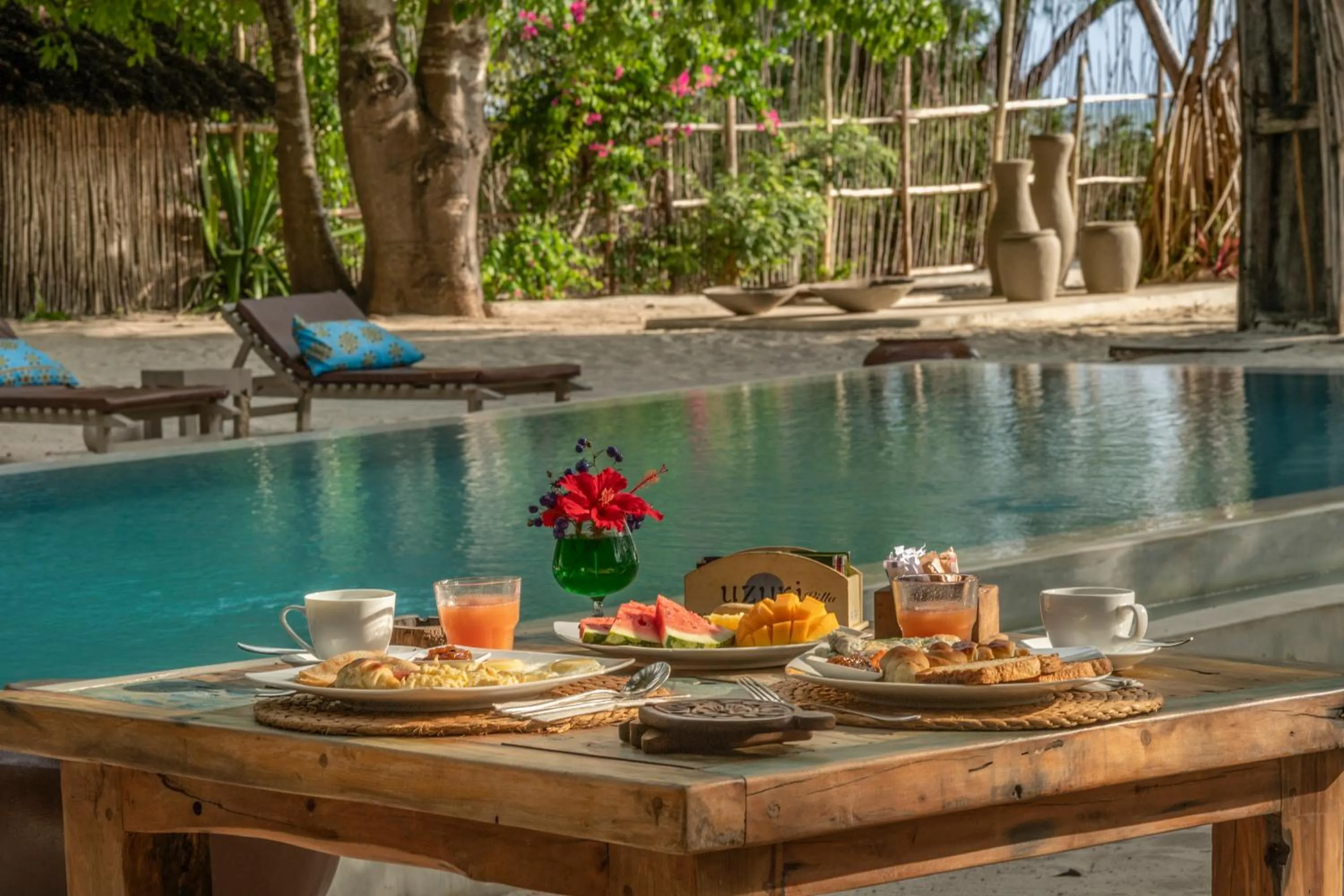 Food and drinks in Uzuri Boutique Hotel