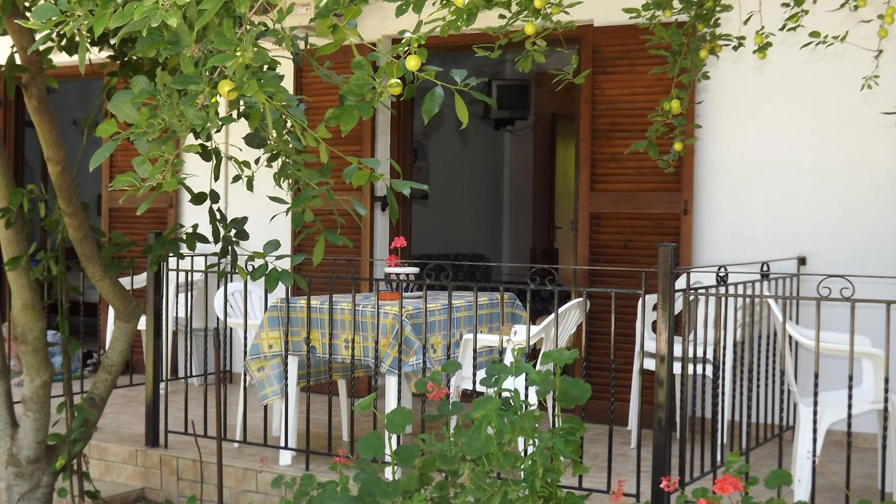 Balcony/Terrace in Pefka Studios & Apartments