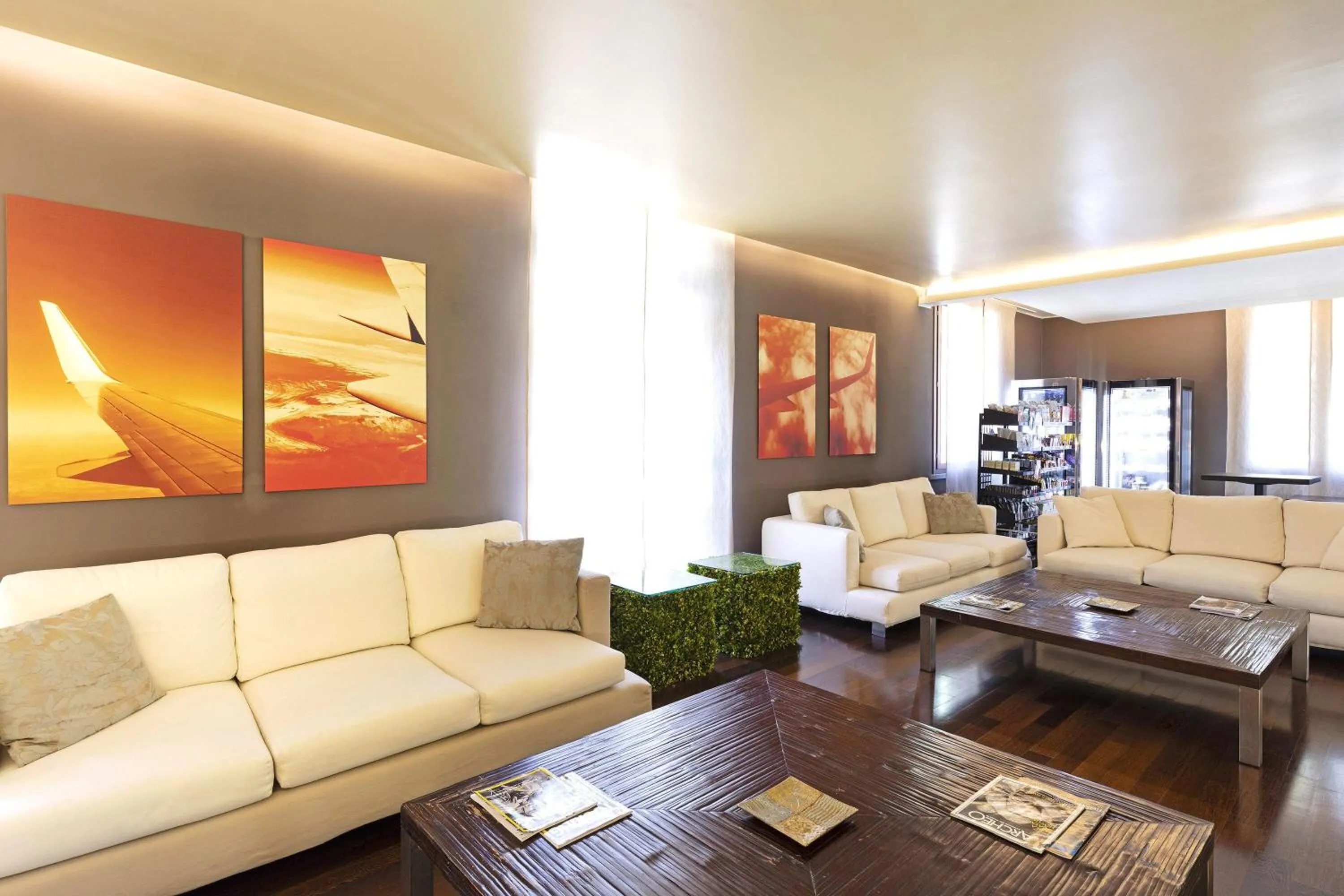 Lobby or reception in B&B HOTEL Malpensa Lago Maggiore