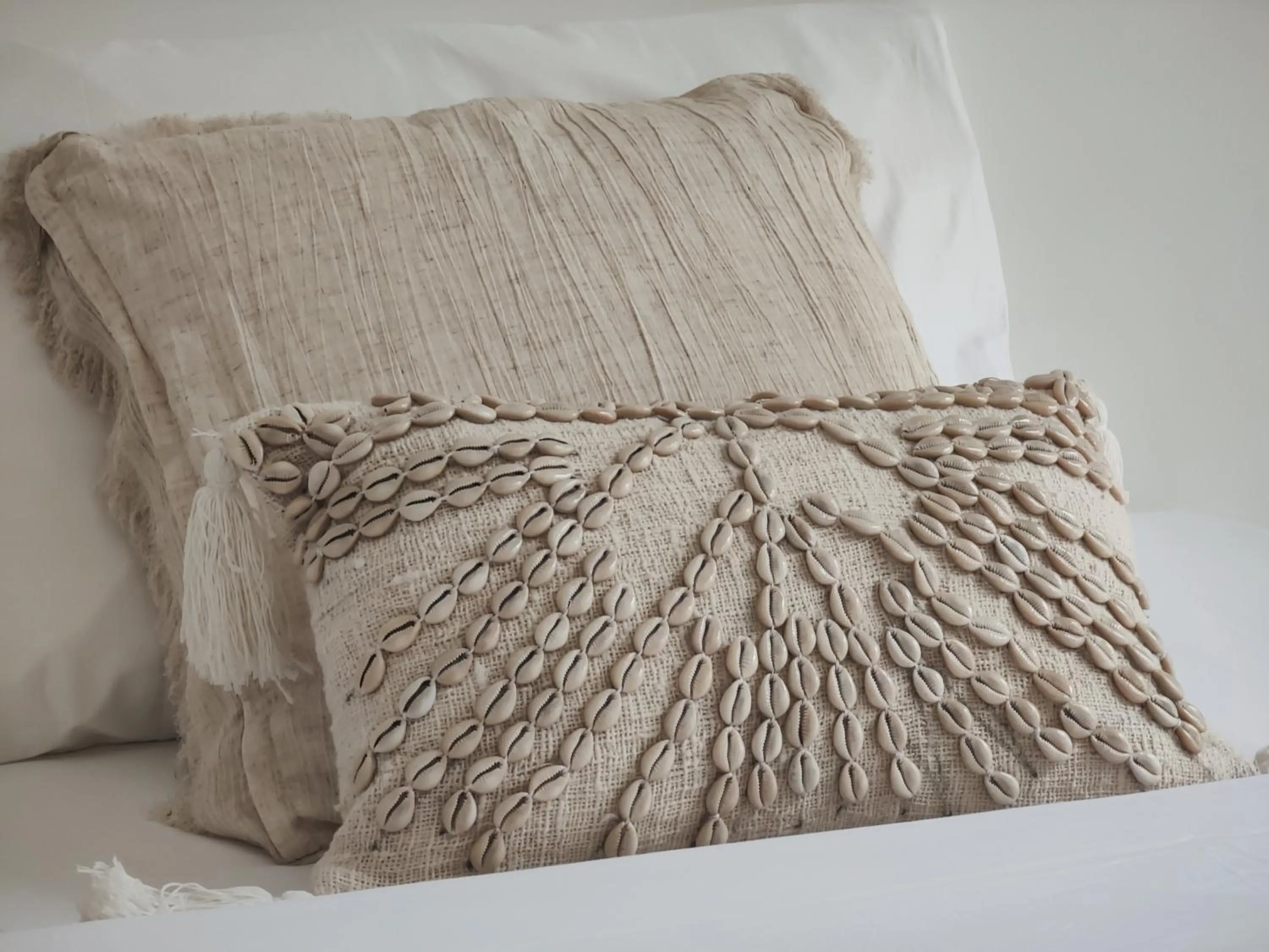 Decorative detail, Bed in Bahala Na Villas