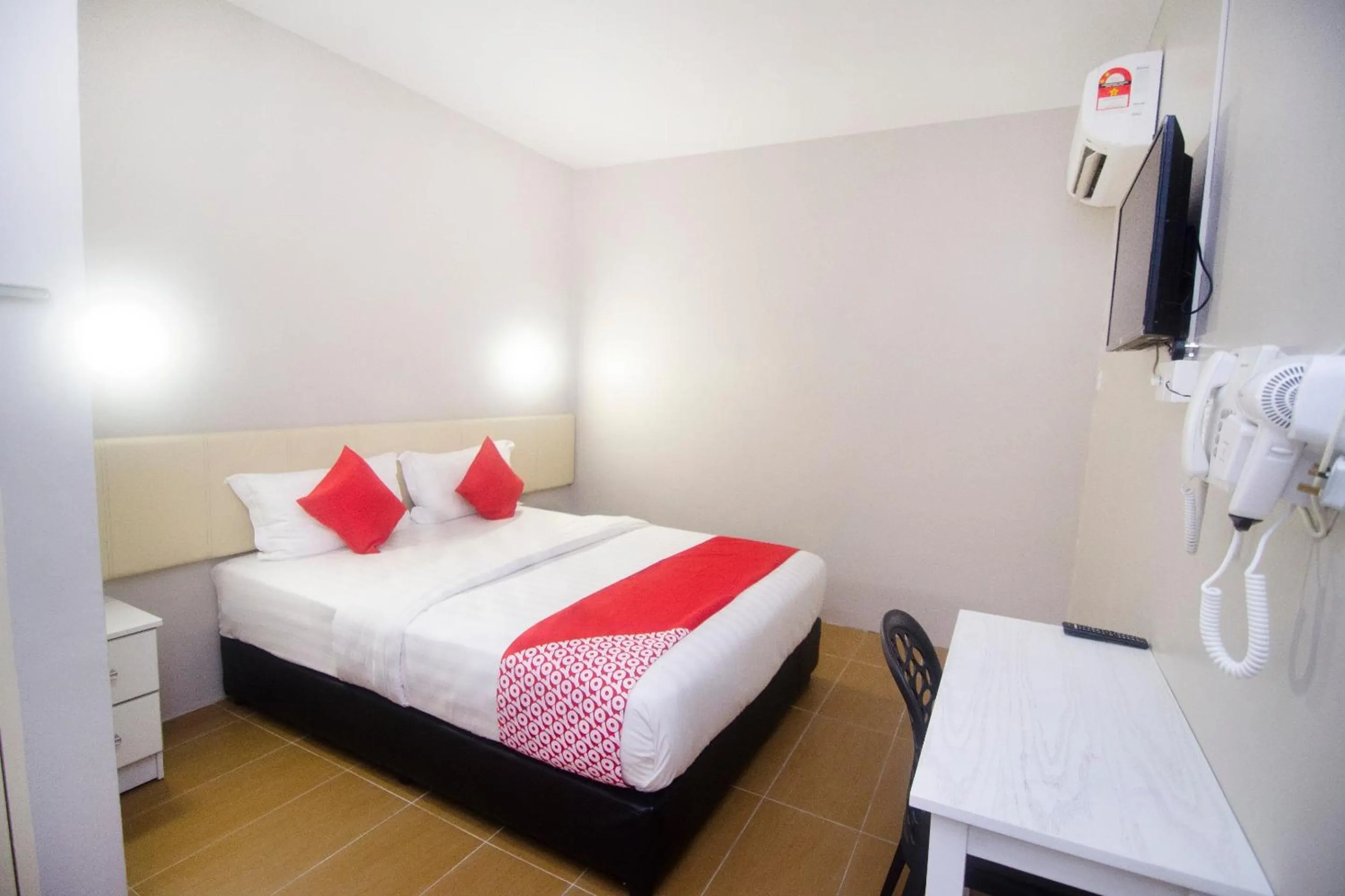 Bedroom, Bed in Hotel O iBC36 Business Stay