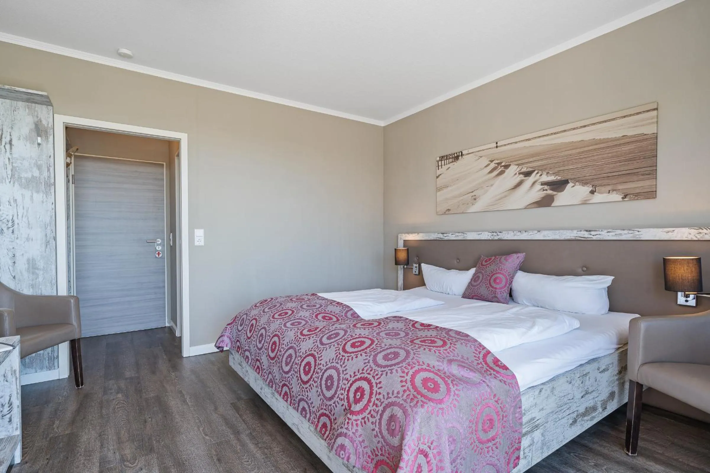 Bedroom, Bed in Hotel Strand No.1