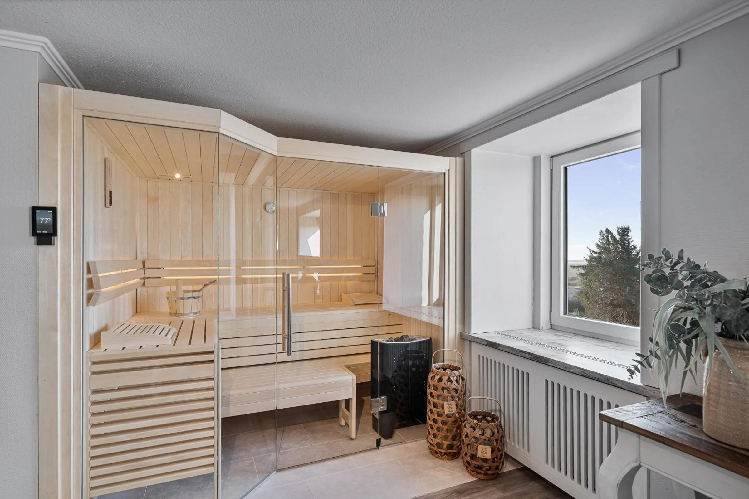 Living room, Bed in Hotel Strand No.1