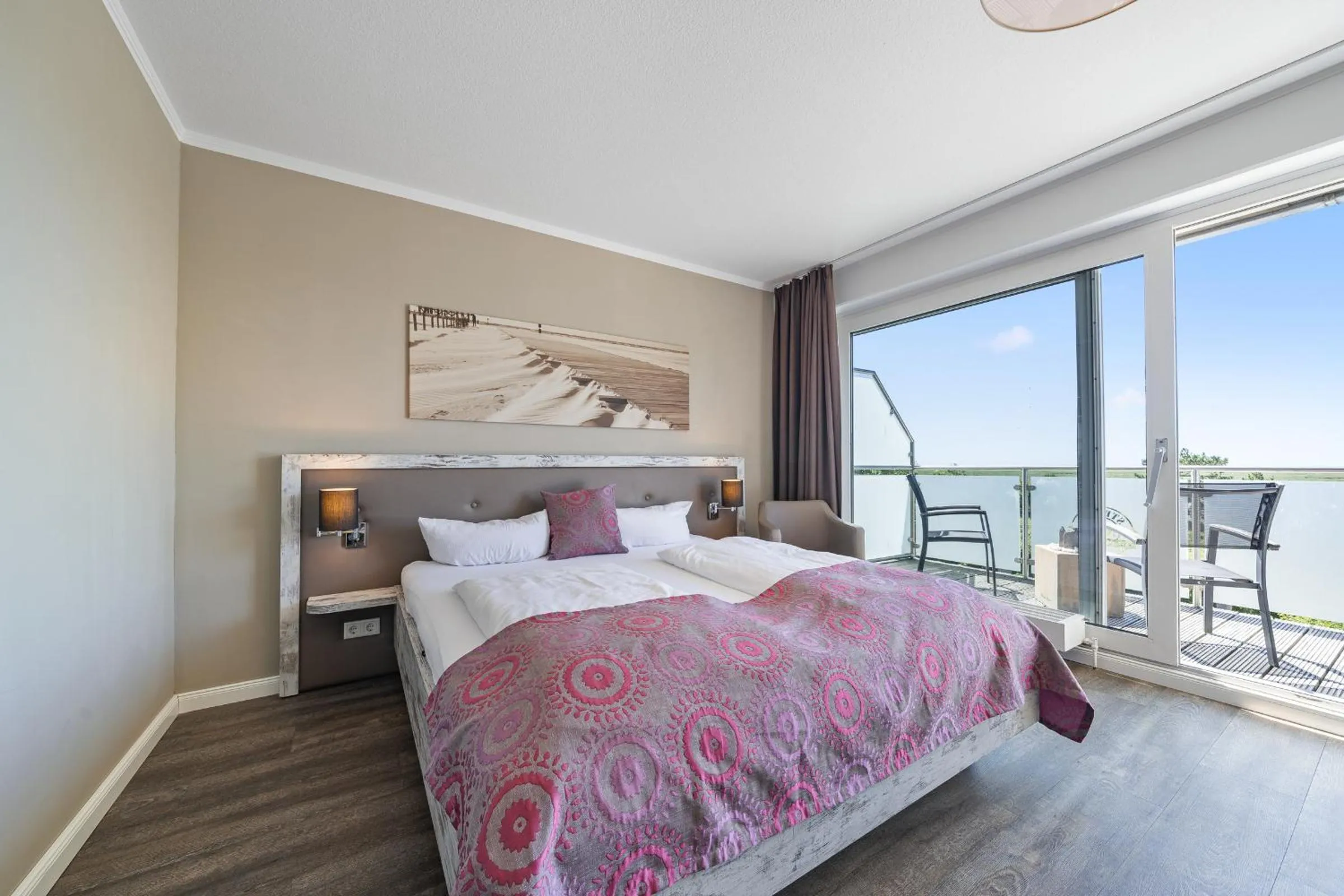 Photo of the whole room, Bed in Hotel Strand No.1