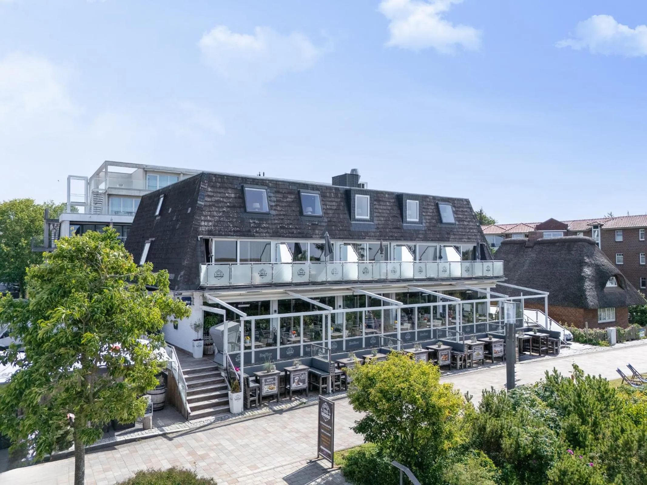 Property building in Hotel Strand No.1