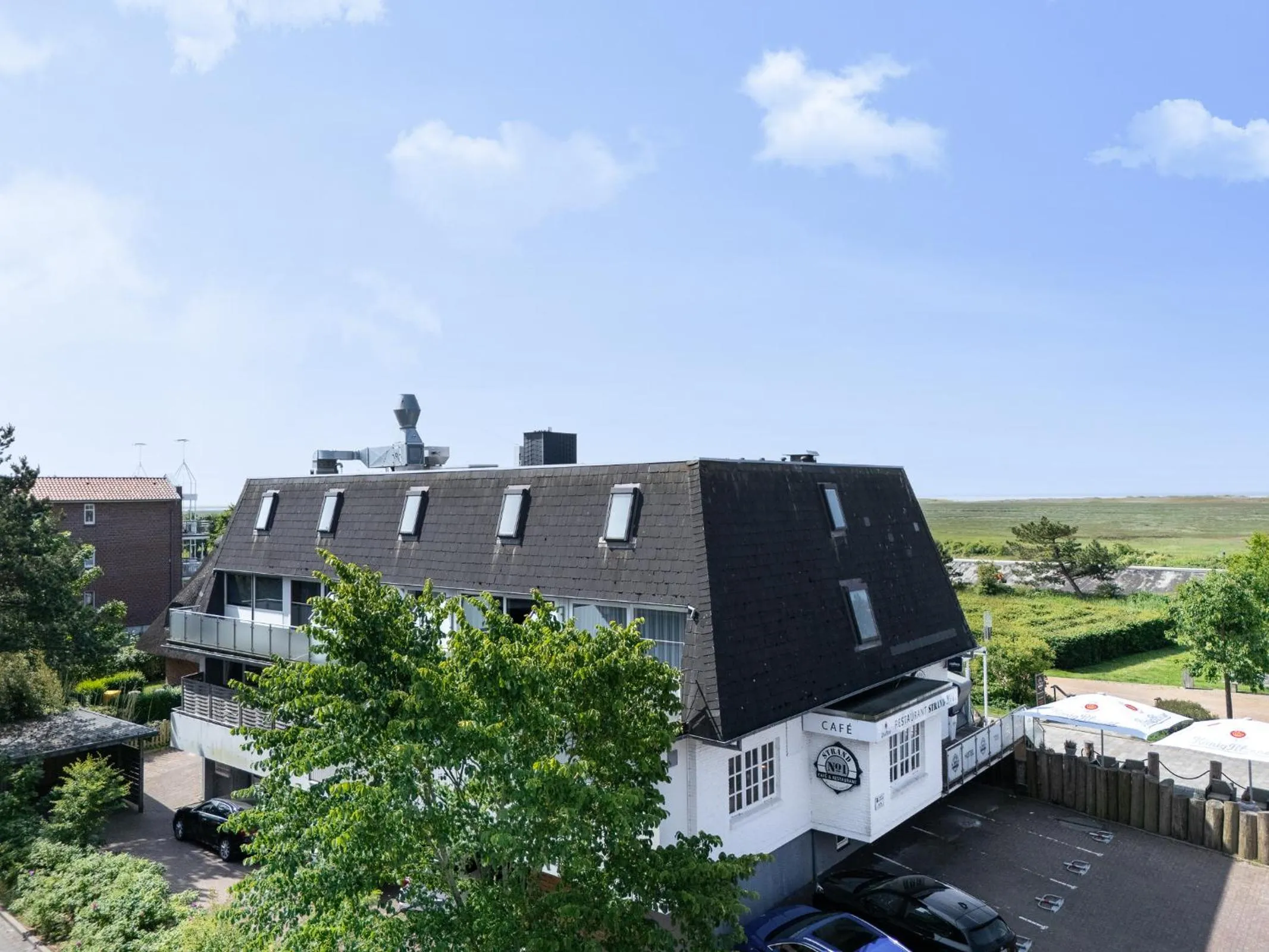 Property building in Hotel Strand No.1
