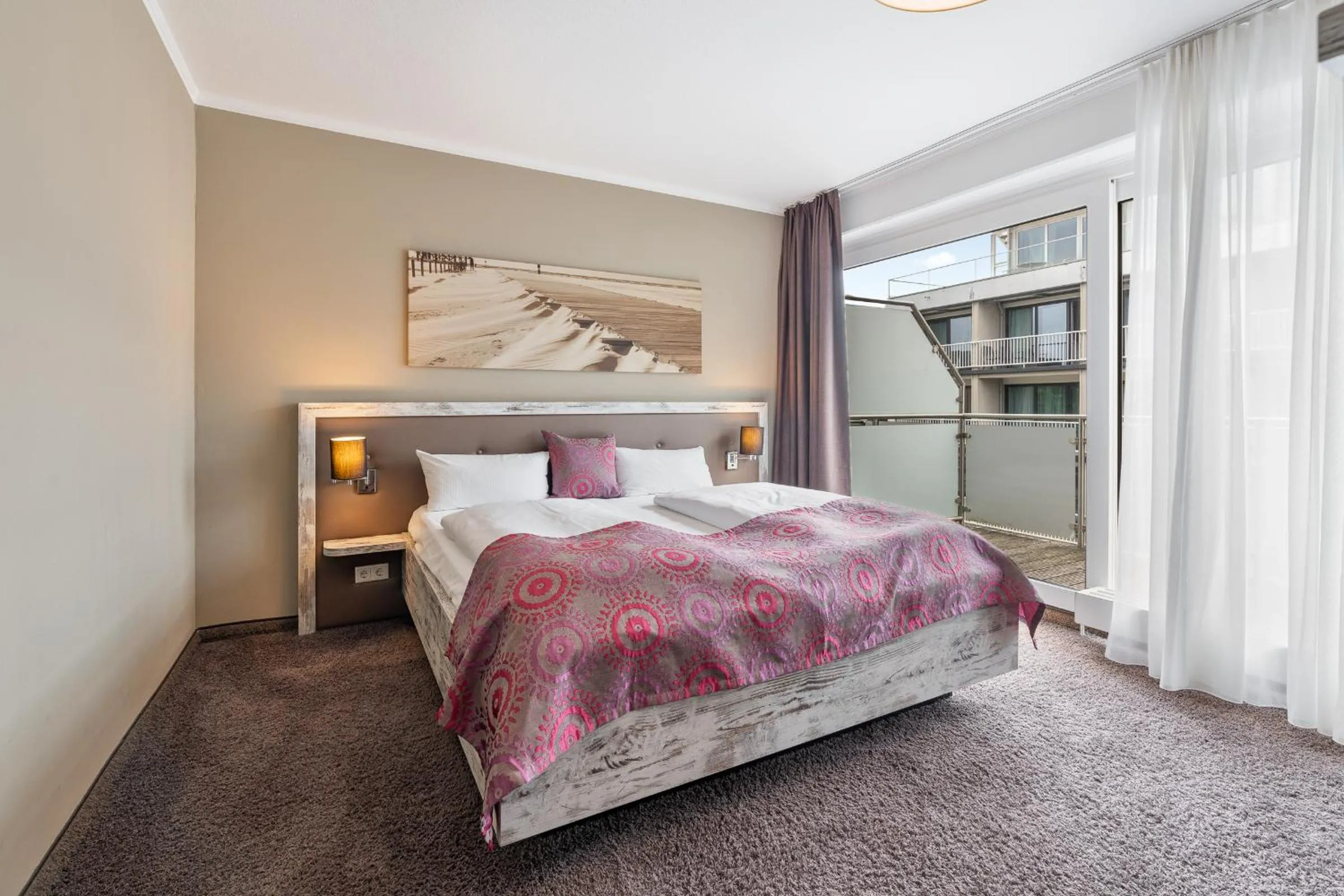 Bedroom, Bed in Hotel Strand No.1