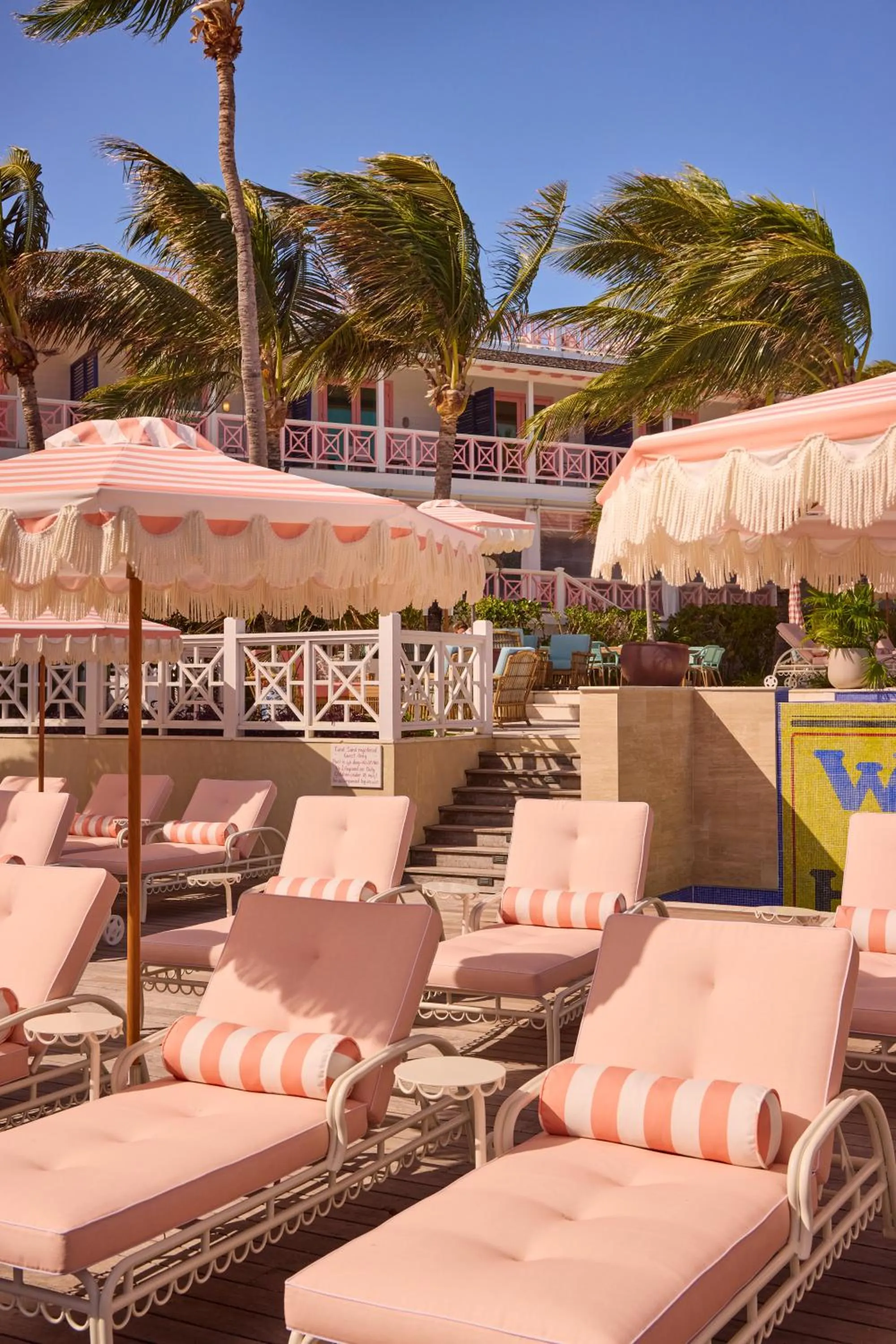 Swimming pool in Coral Sands Inn & Cottages