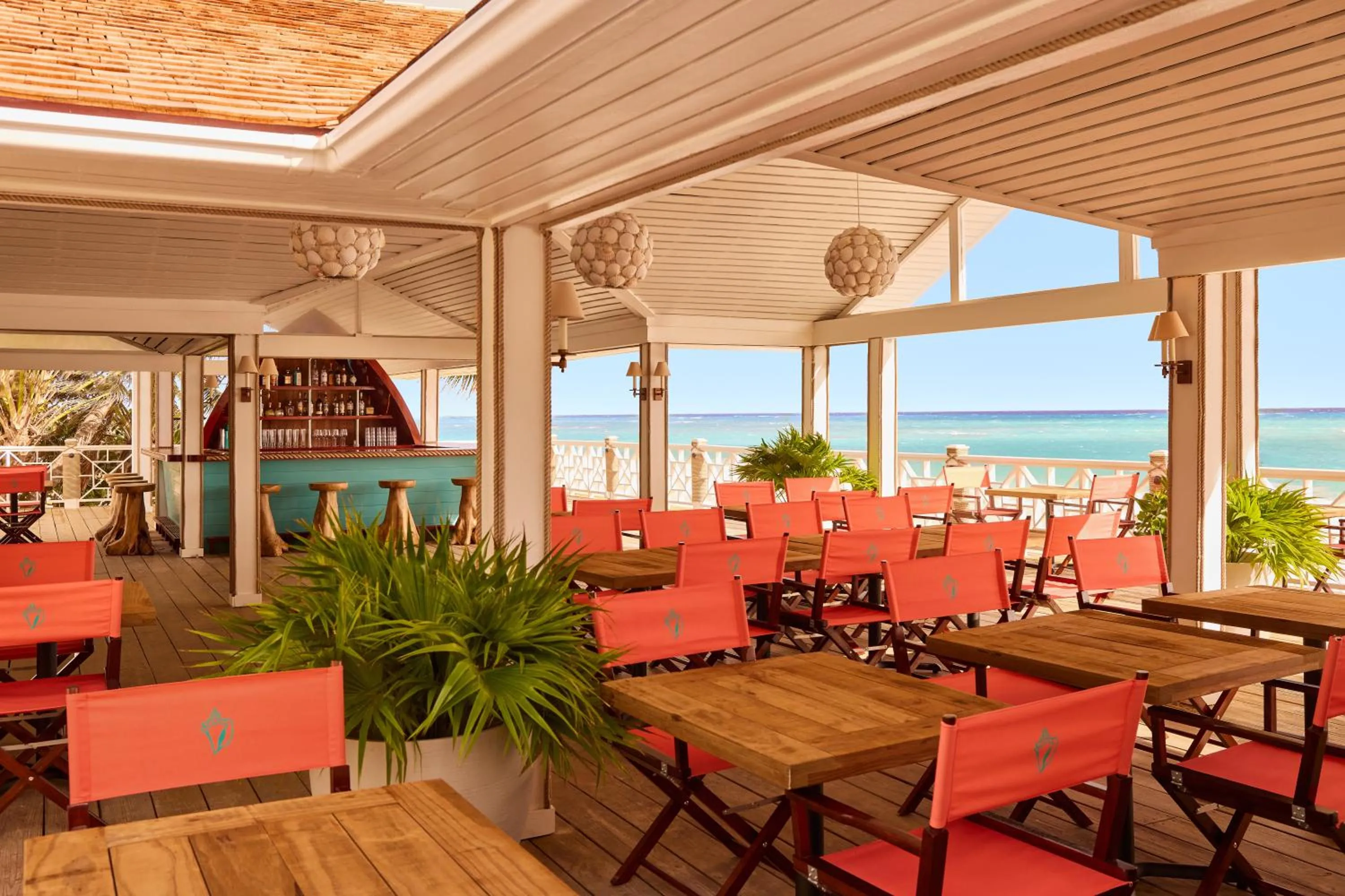 Restaurant/places to eat in Coral Sands Inn & Cottages