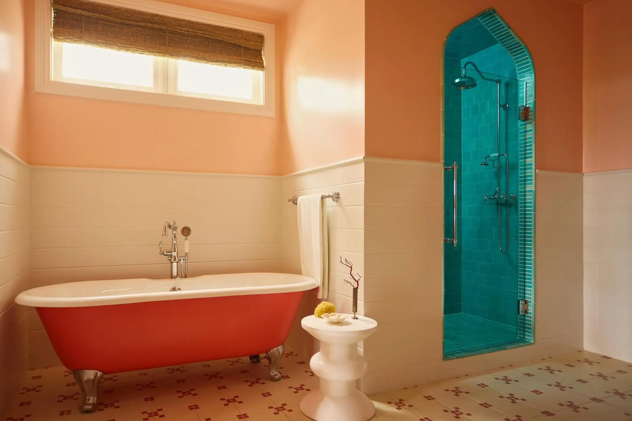 Shower in Coral Sands Inn & Cottages