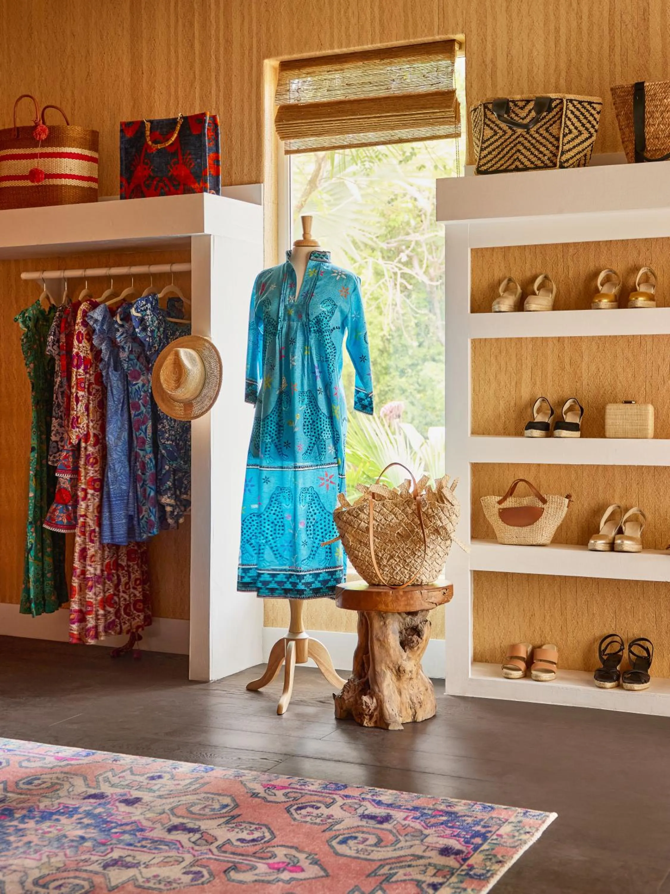 On-site shops in Coral Sands Inn & Cottages