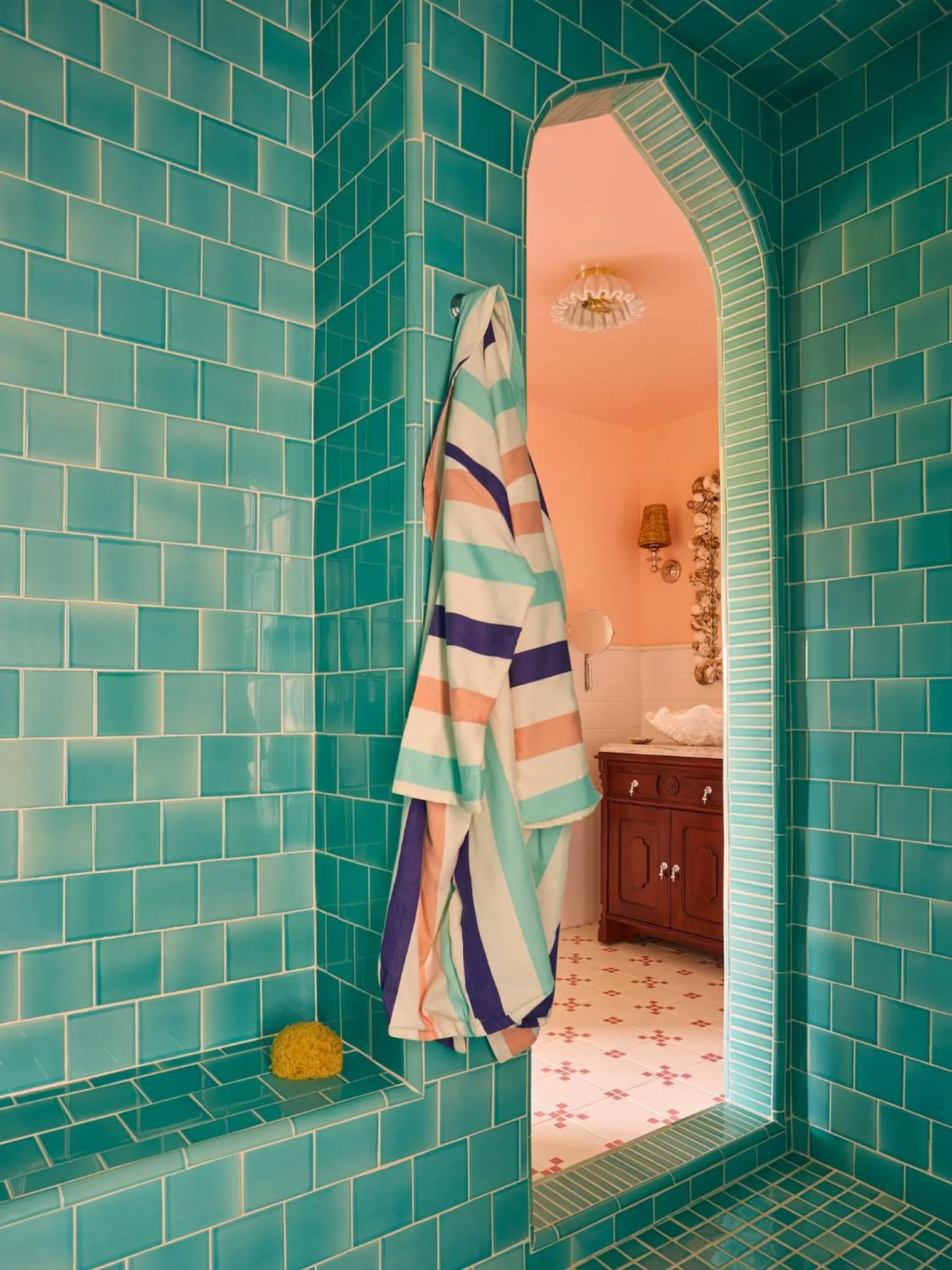 Shower in Coral Sands Inn & Cottages
