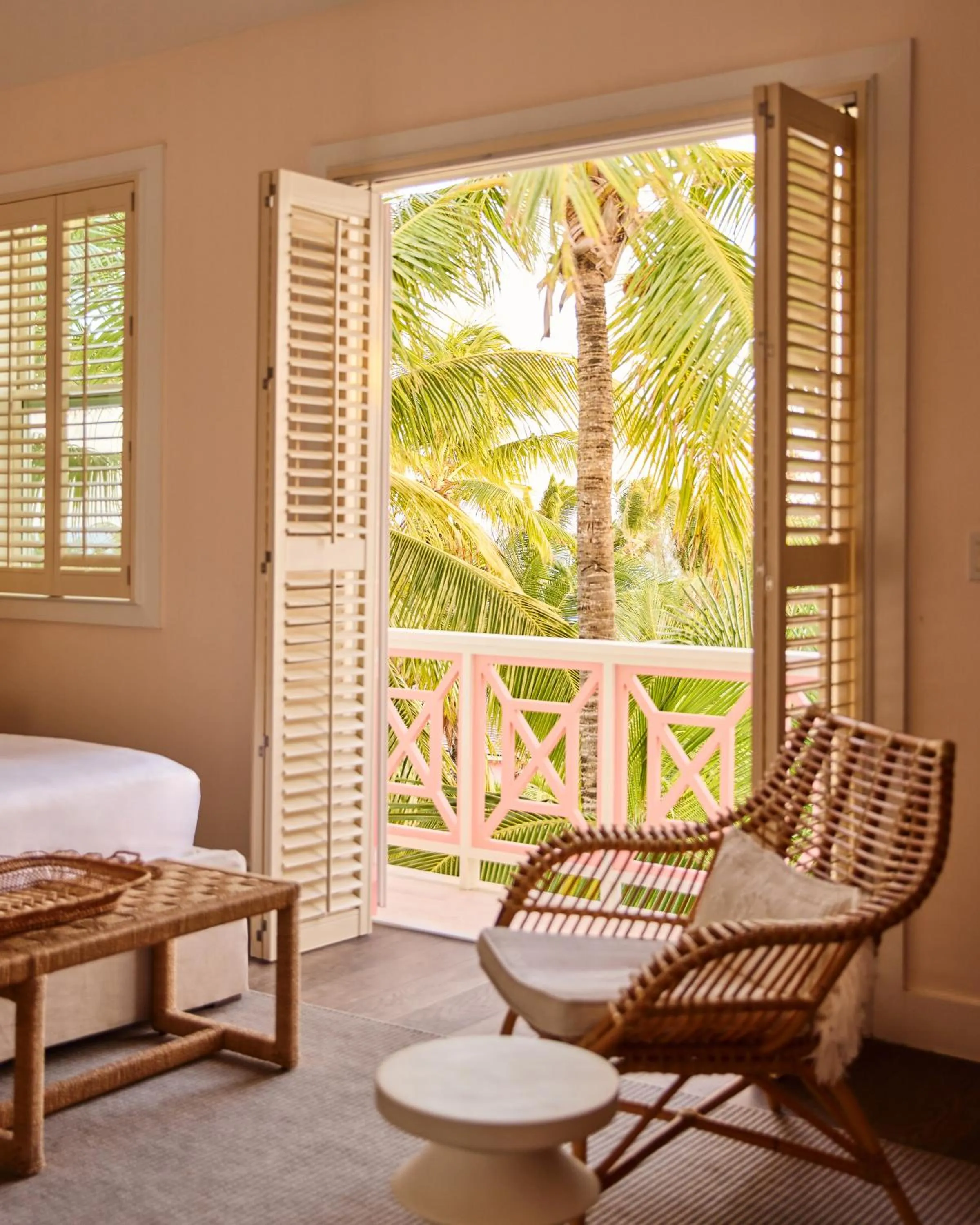 View (from property/room), Bed in Coral Sands Inn & Cottages