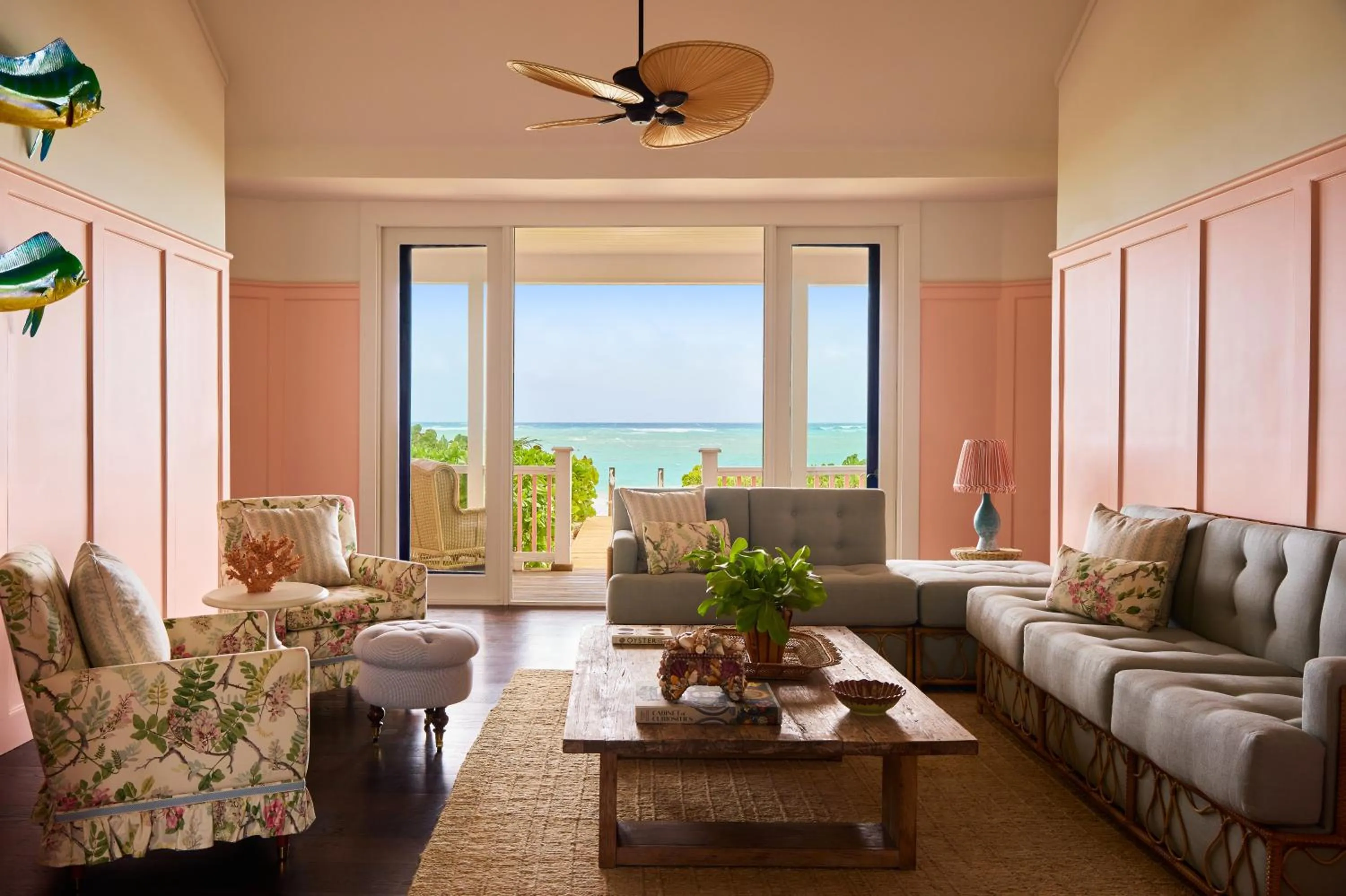 Living room in Coral Sands Inn & Cottages