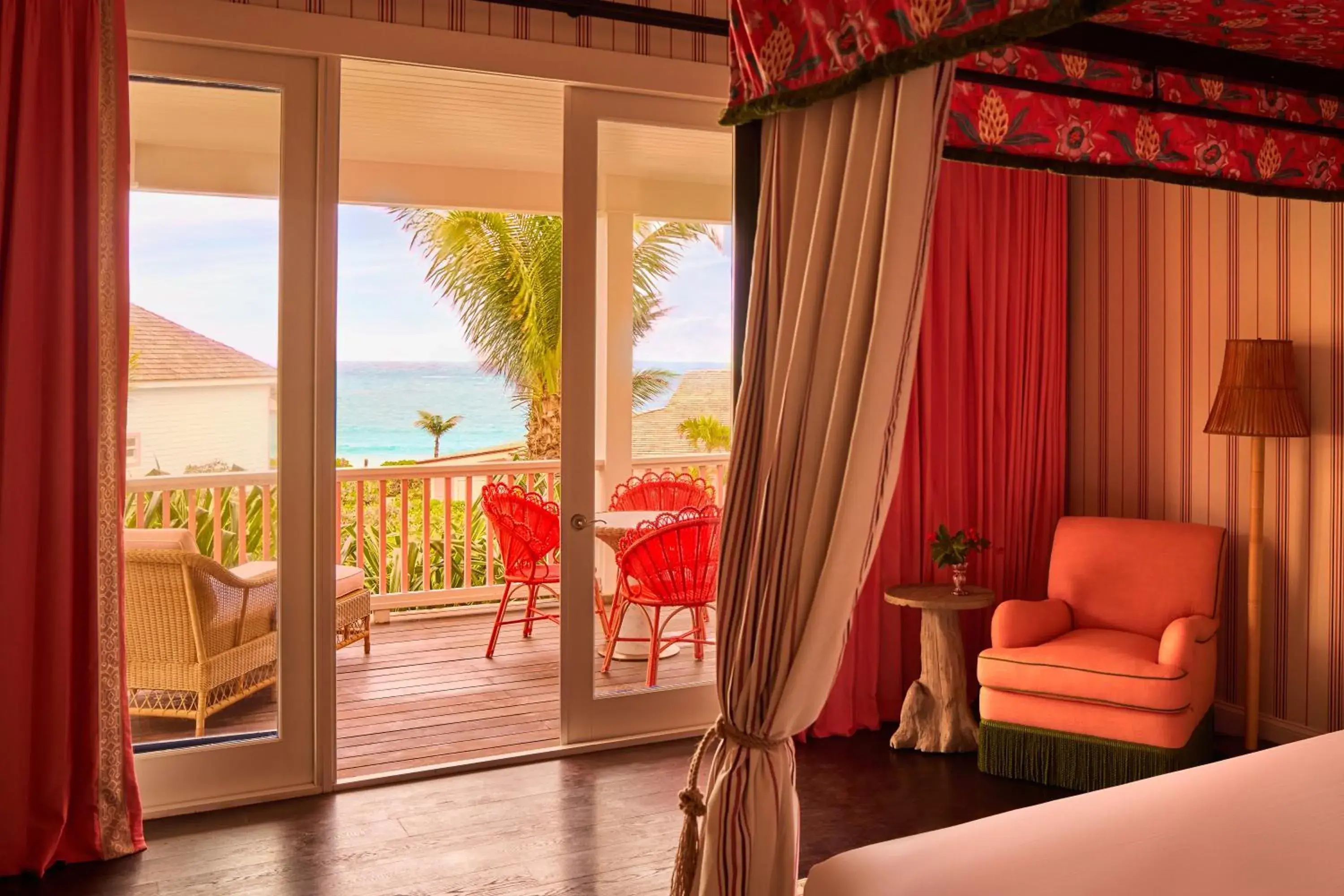 One-Bedroom Ocean View Cottage in Coral Sands Inn & Cottages One-Bedroom Ocean View Cottage in Coral Sands Inn & Cottages