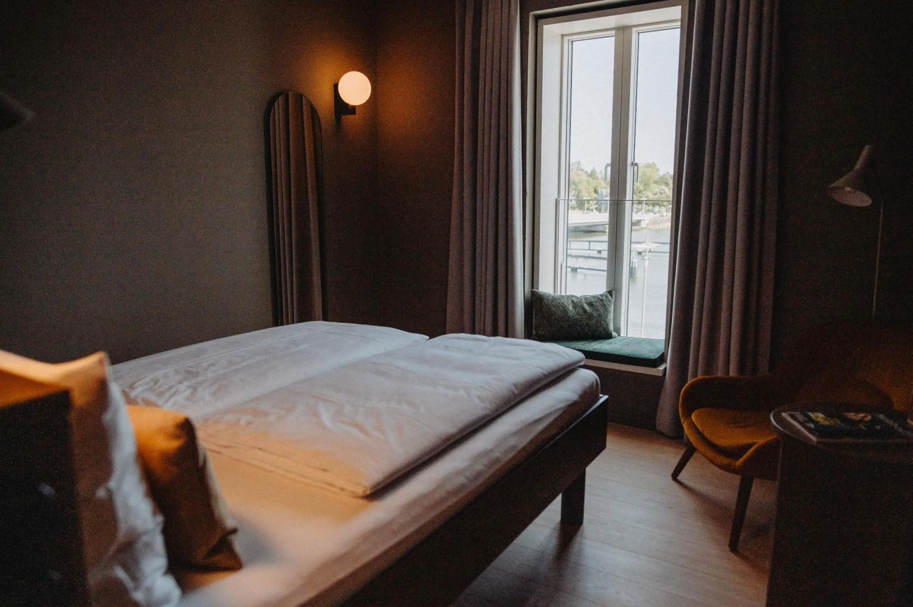 Photo of the whole room, Bed in Südspeicher