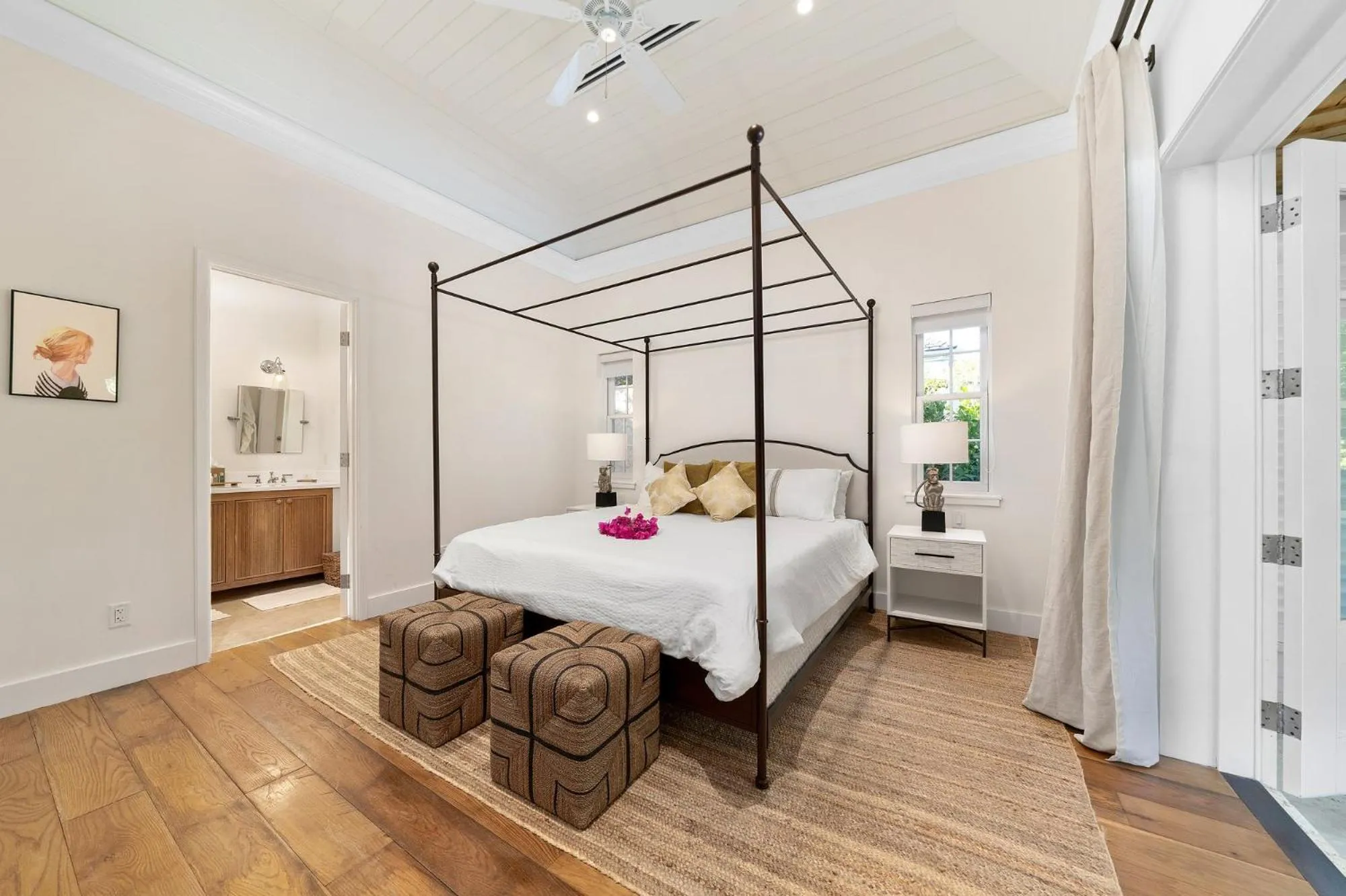 Bedroom, Bed in Pink Sands Resort