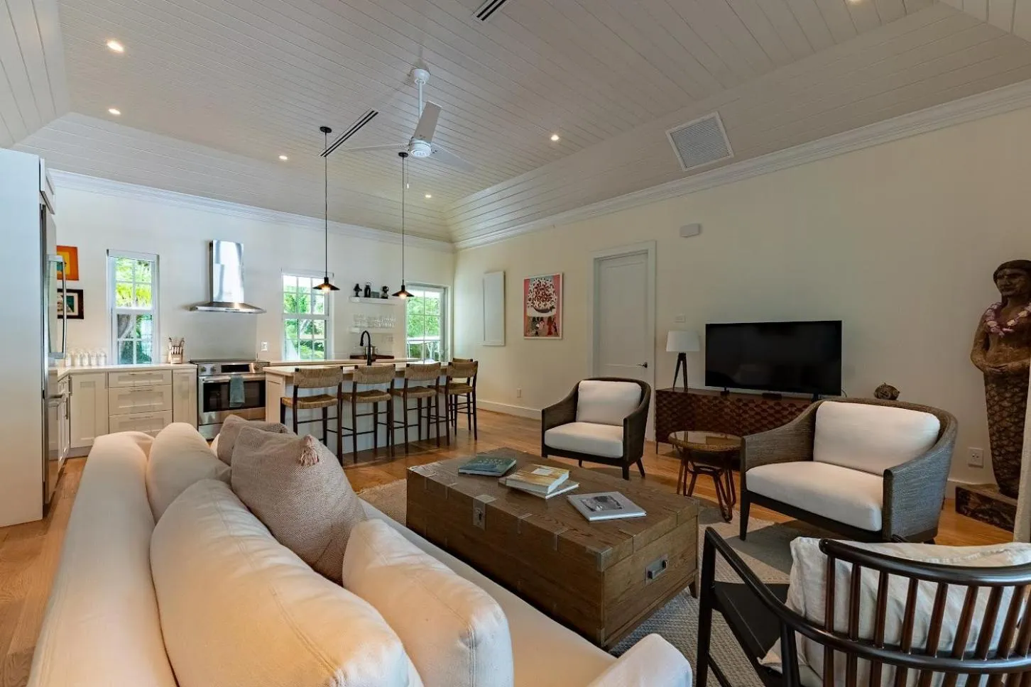 TV and multimedia in Pink Sands Resort