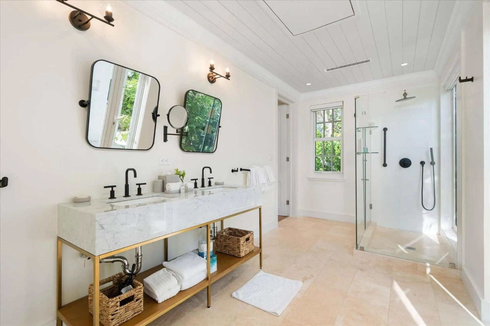 Bathroom in Pink Sands Resort
