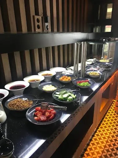 Restaurant/places to eat in Nira Boutique Hotel