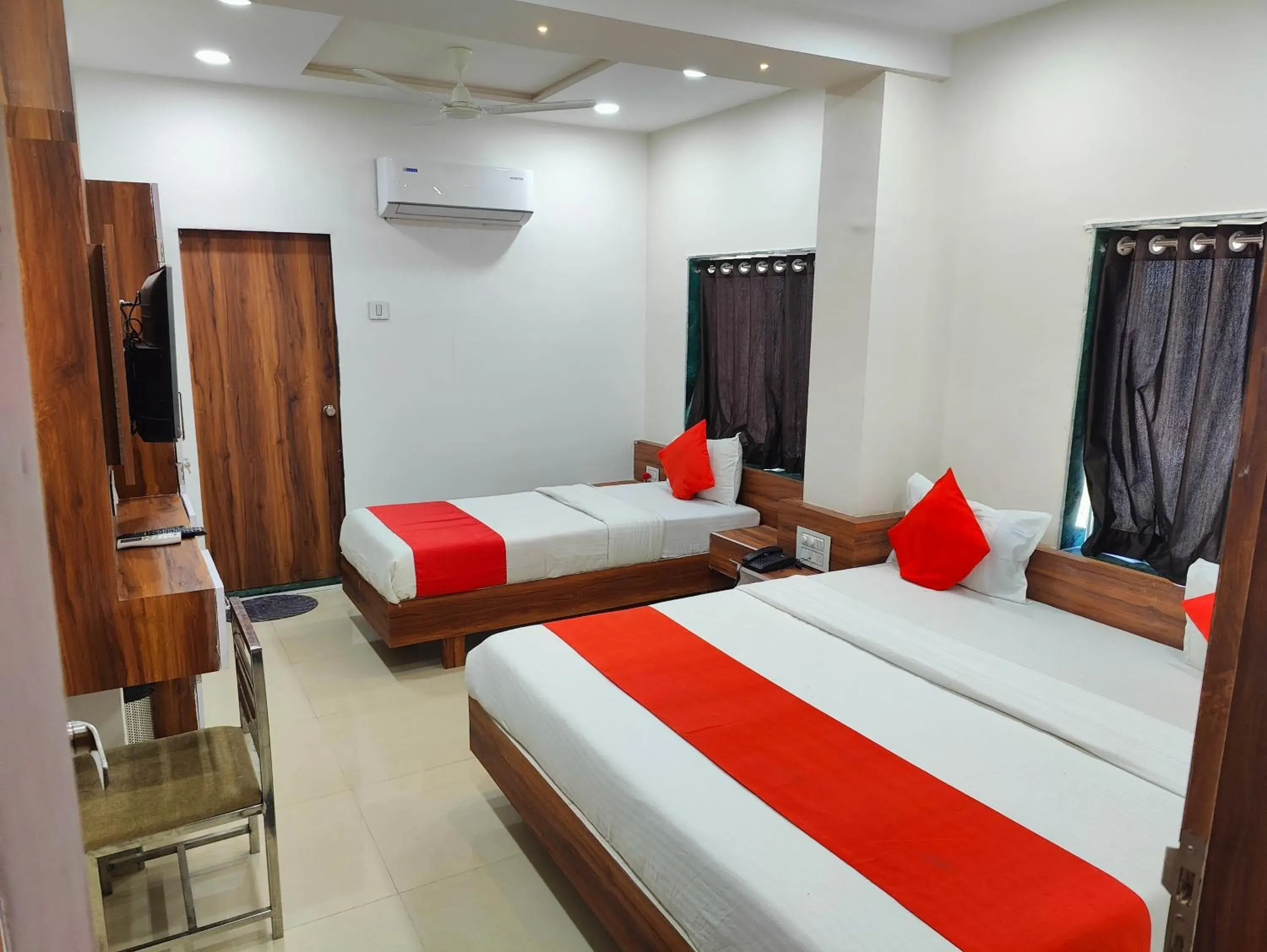 Family Double Room - single occupancy in Hotel Nawanagar Residency Family Double Room - single occupancy in Hotel Nawanagar Residency